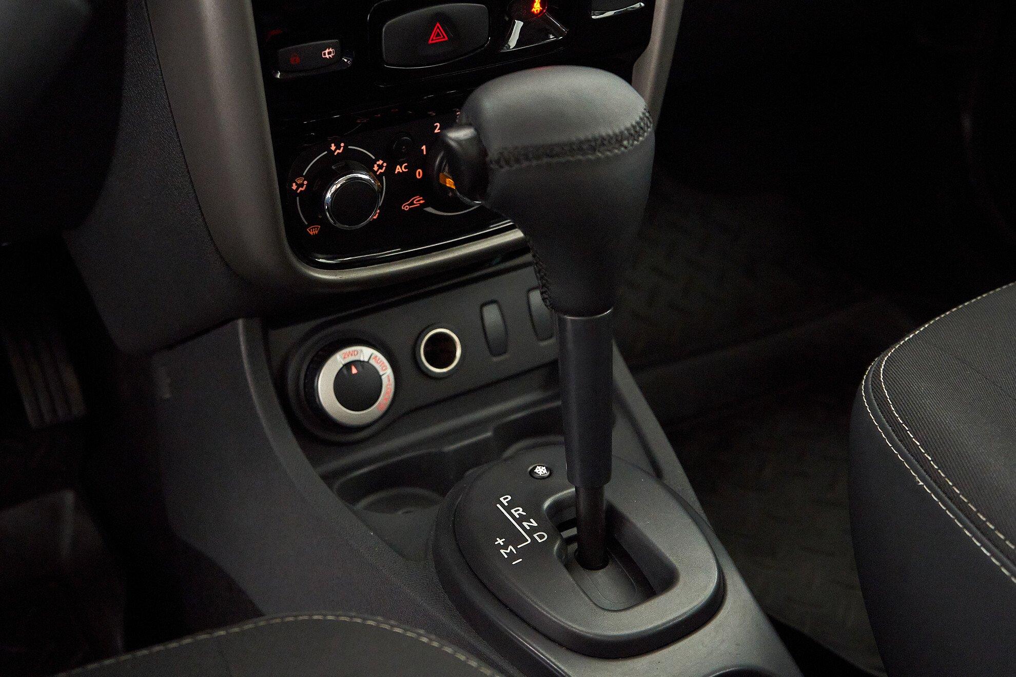Renault Duster 2014, серебряный