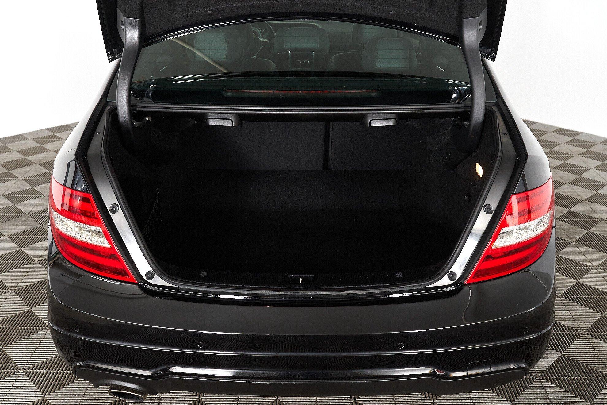 Mercedes-Benz C-Класс 2011, черный