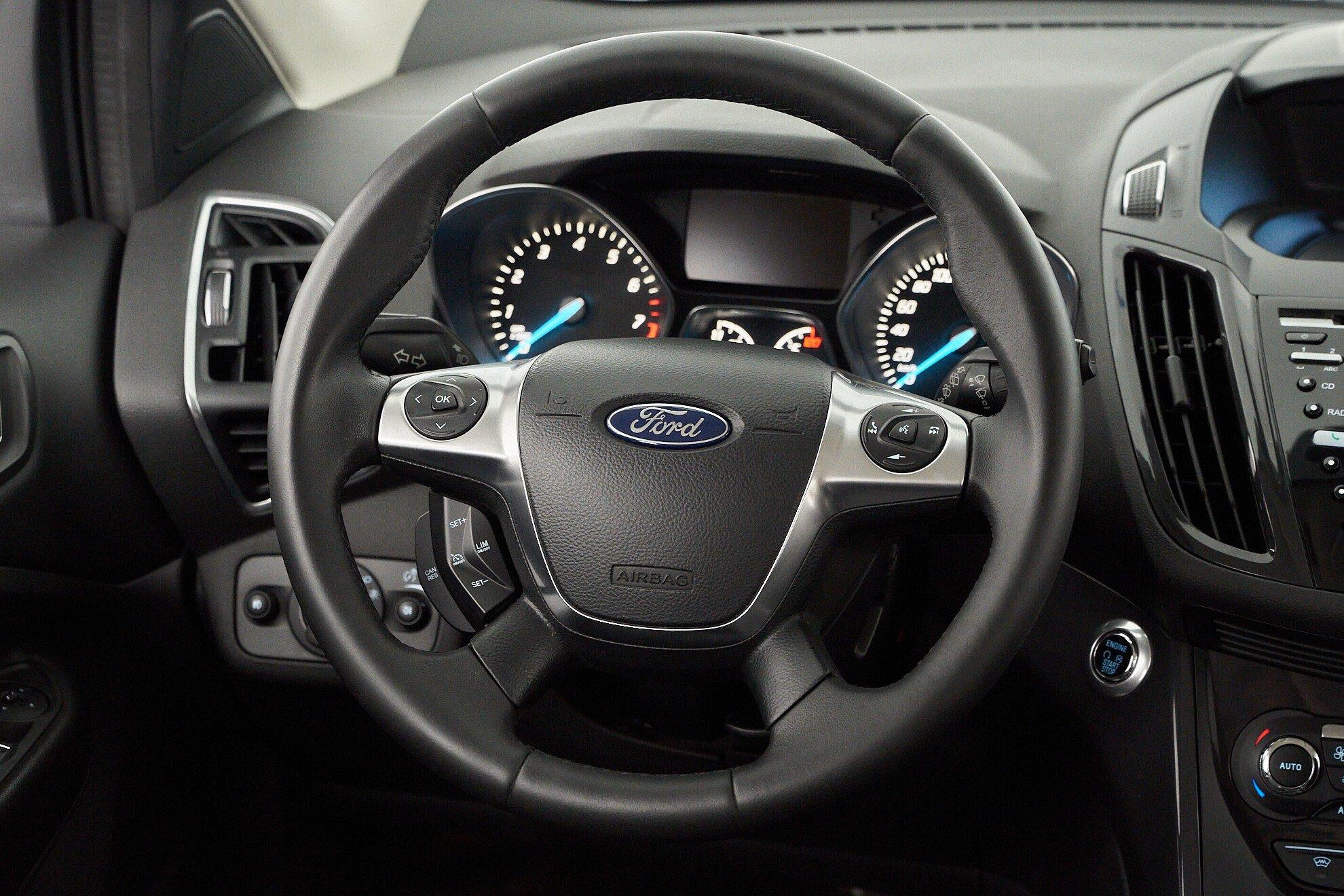 Ford Kuga 2015, черный