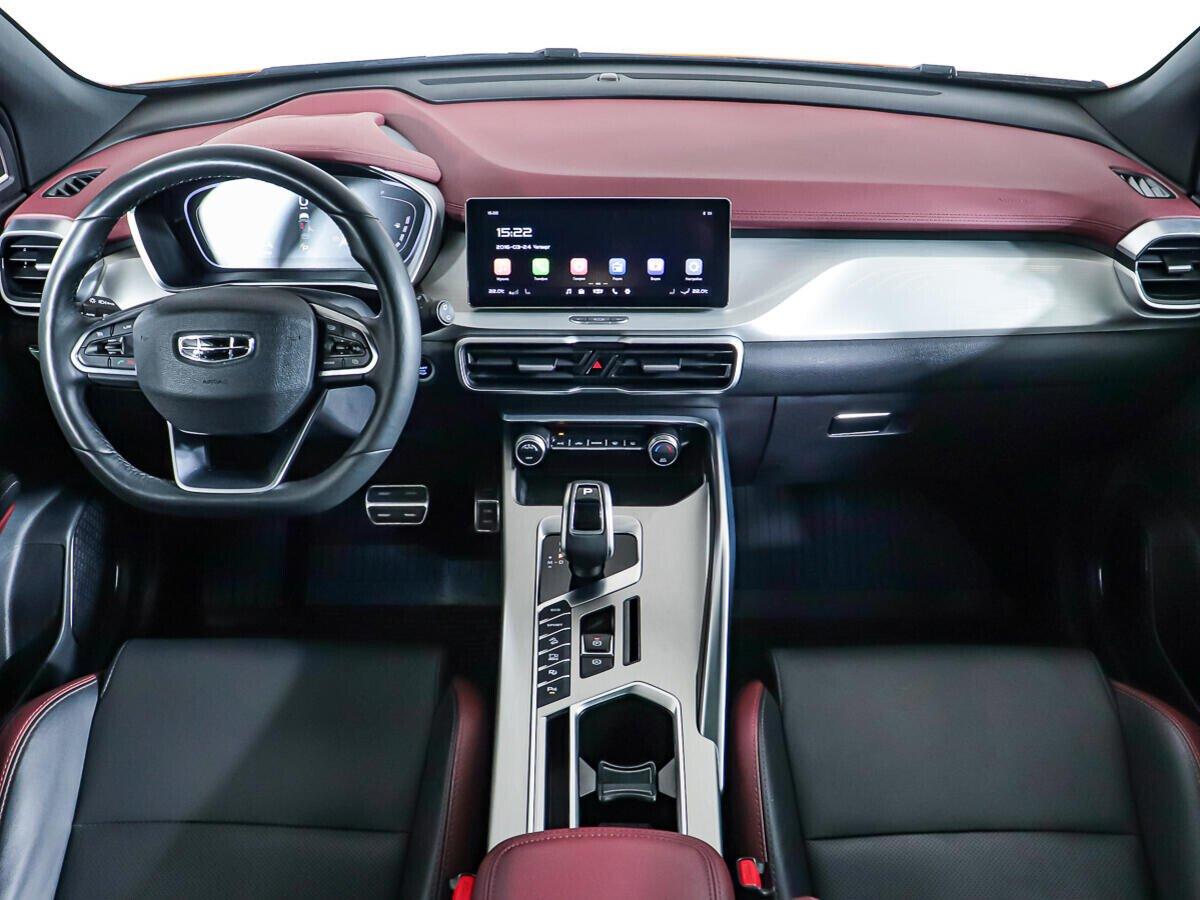Geely Coolray 2022, желтый
