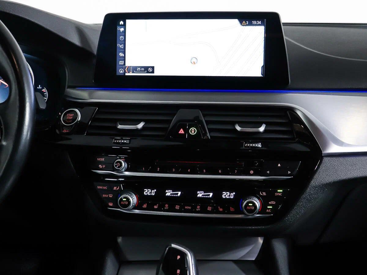 BMW 5 серии 2019, черный