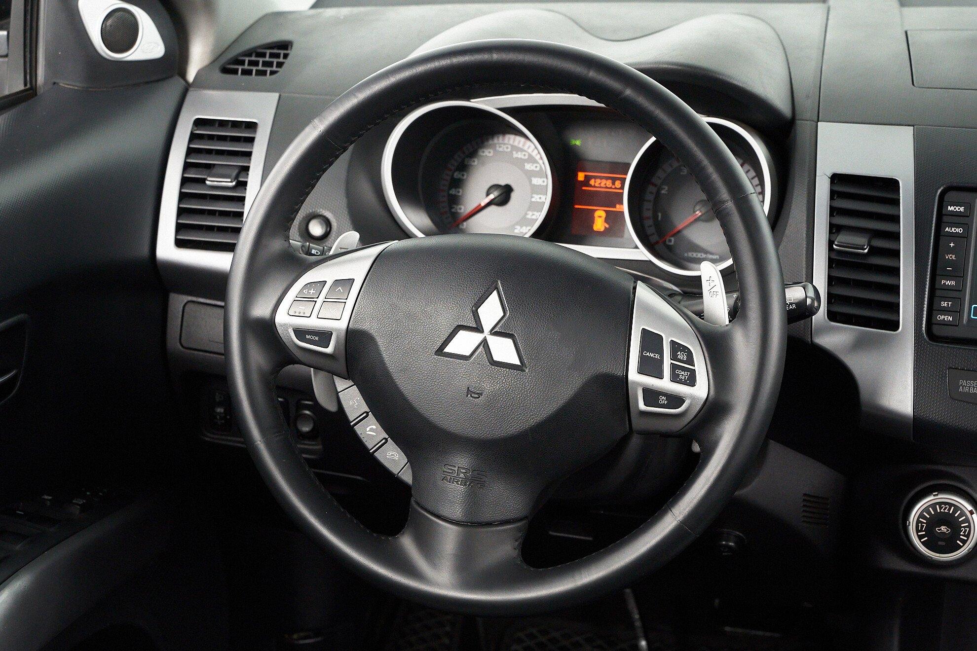 Mitsubishi Outlander 2008, черный