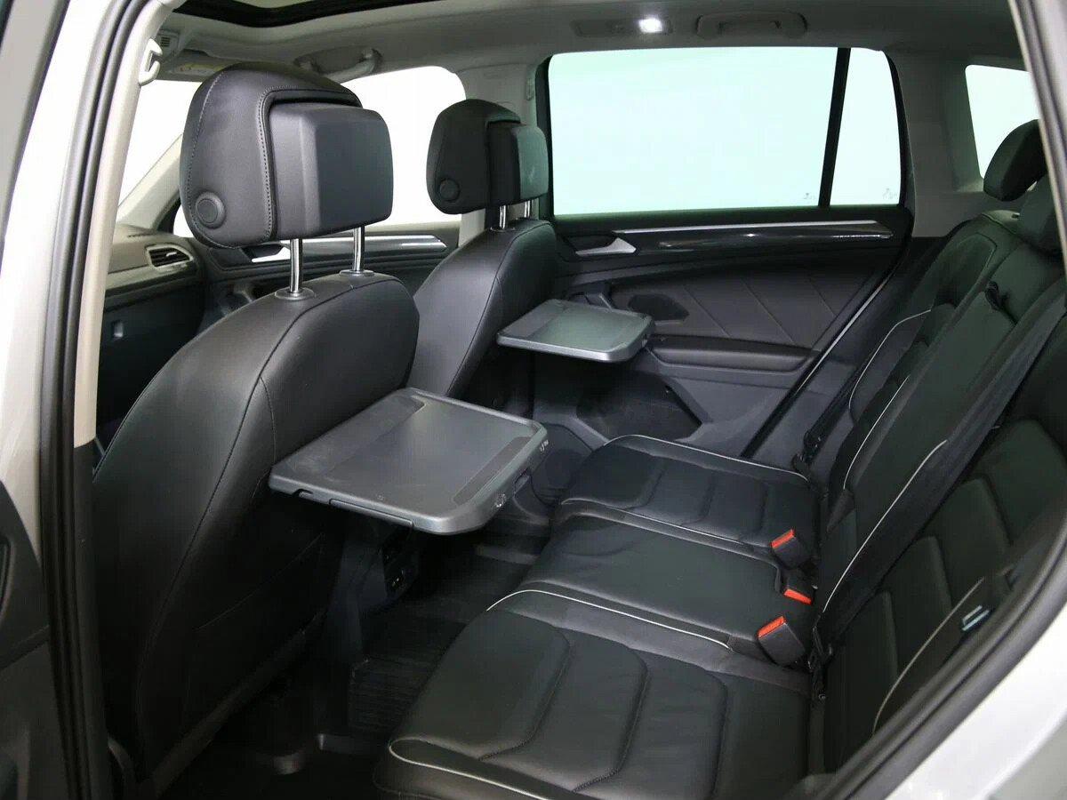 Volkswagen Tiguan 2019, серый