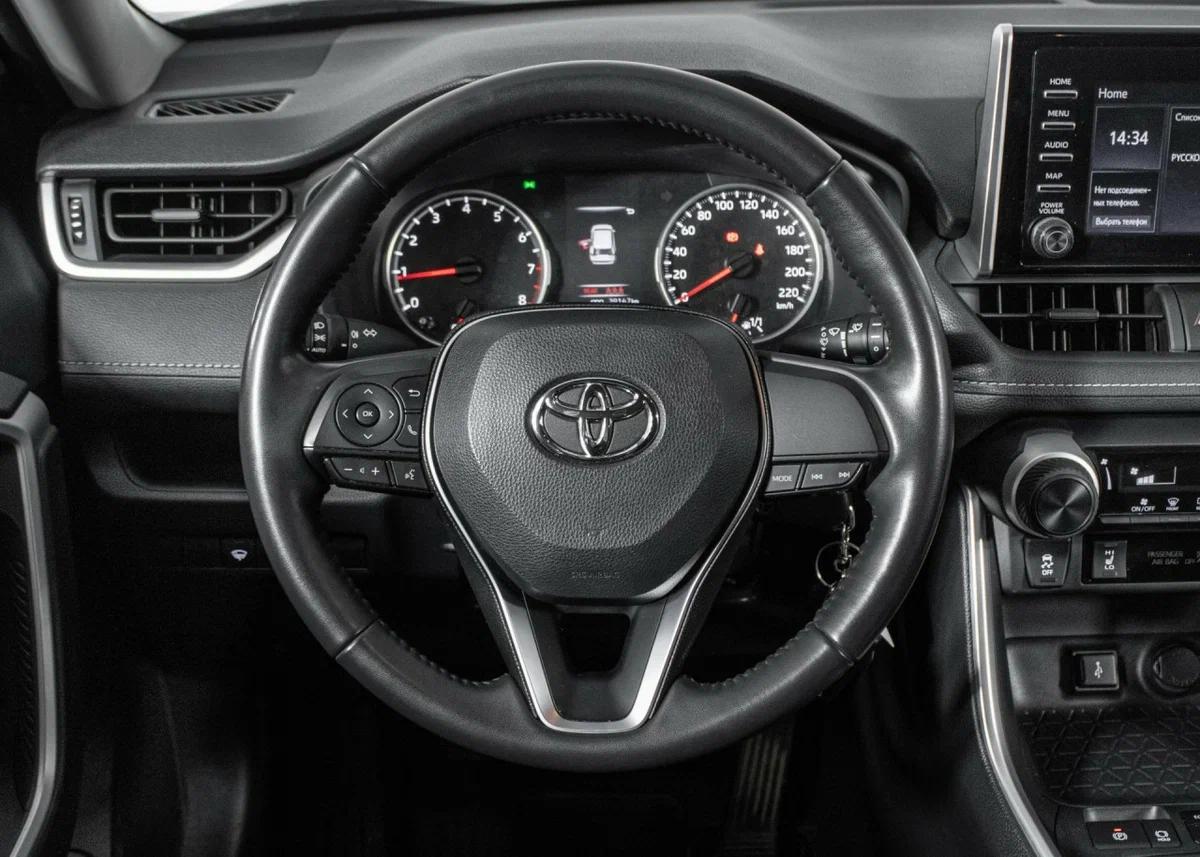 Toyota RAV4 2021, черный