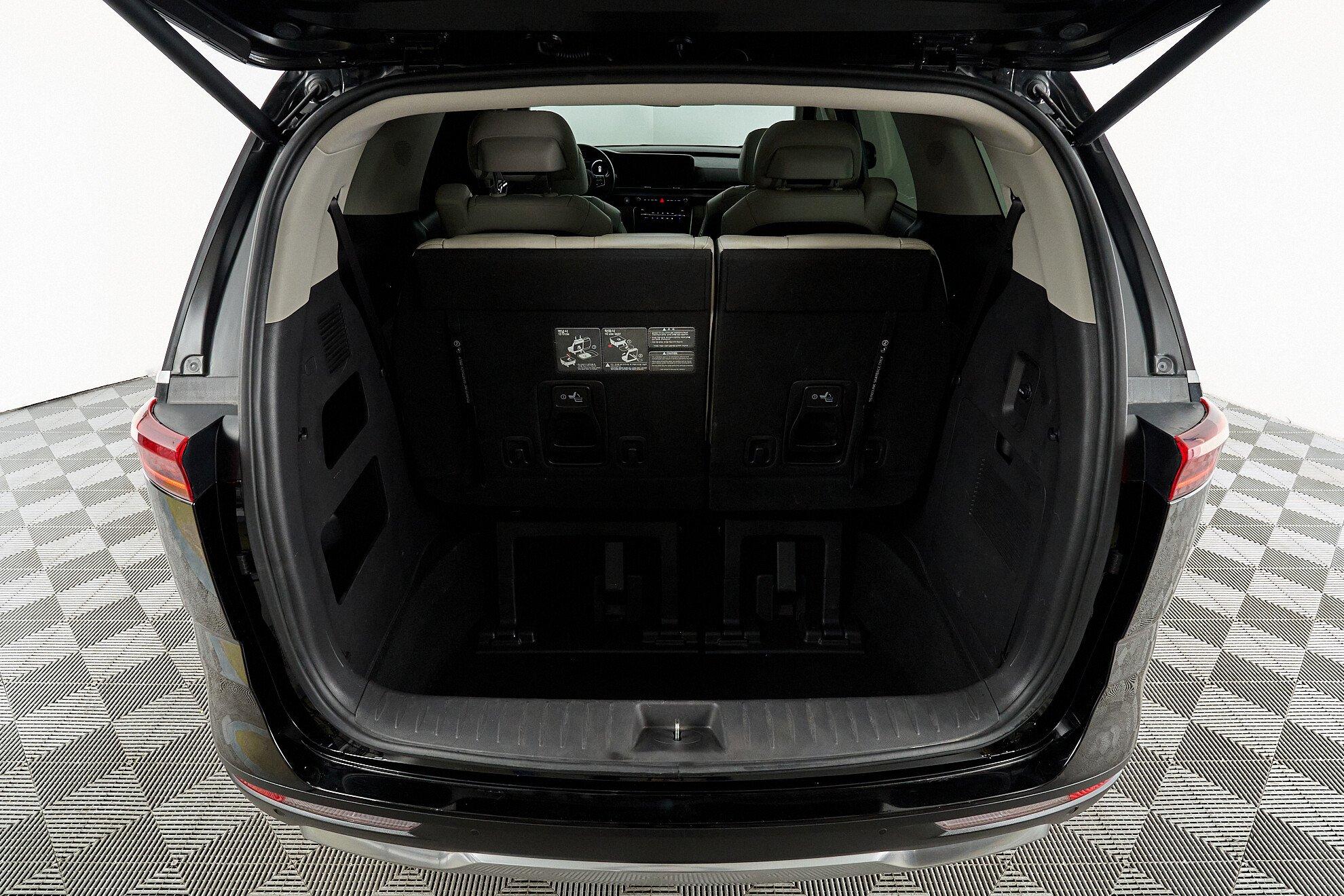 Kia Carnival 2022, черный