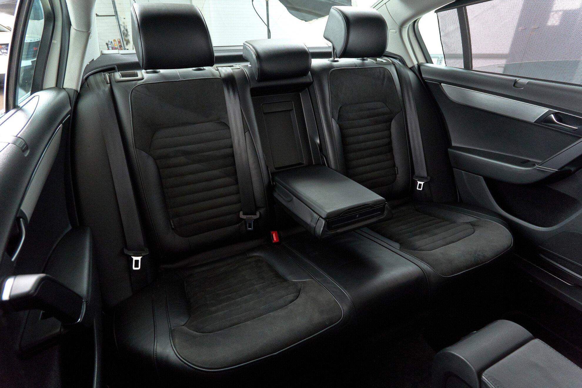 Volkswagen Passat 2011, белый