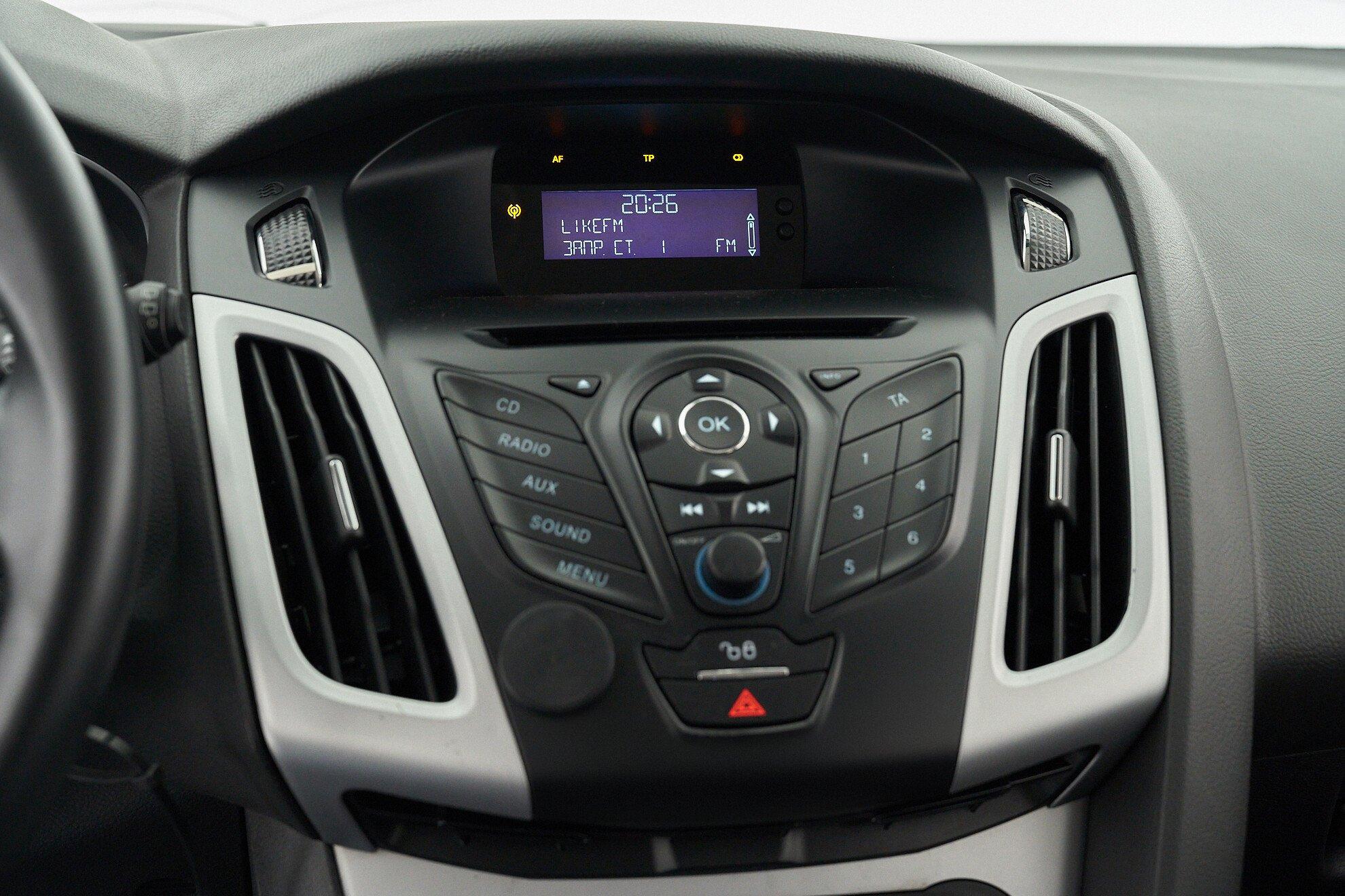 Ford Focus 2014, белый