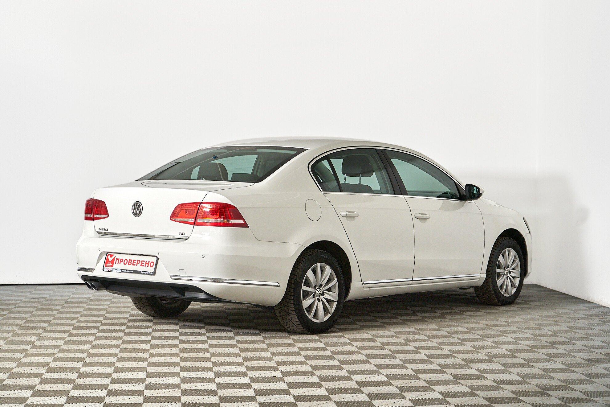 Volkswagen Passat 2011, белый