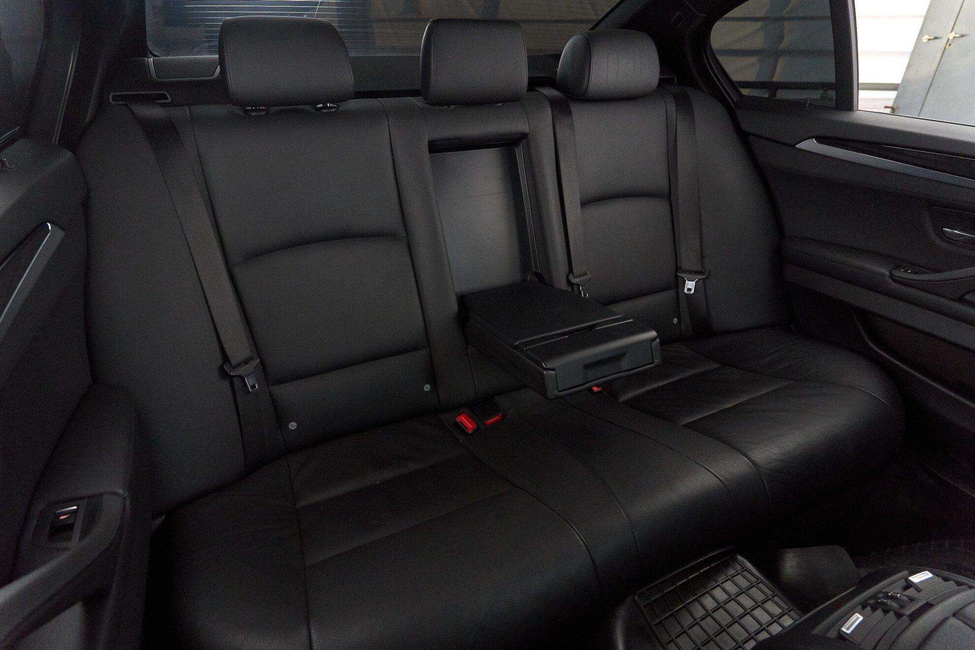 BMW 5 серии 2012, черный