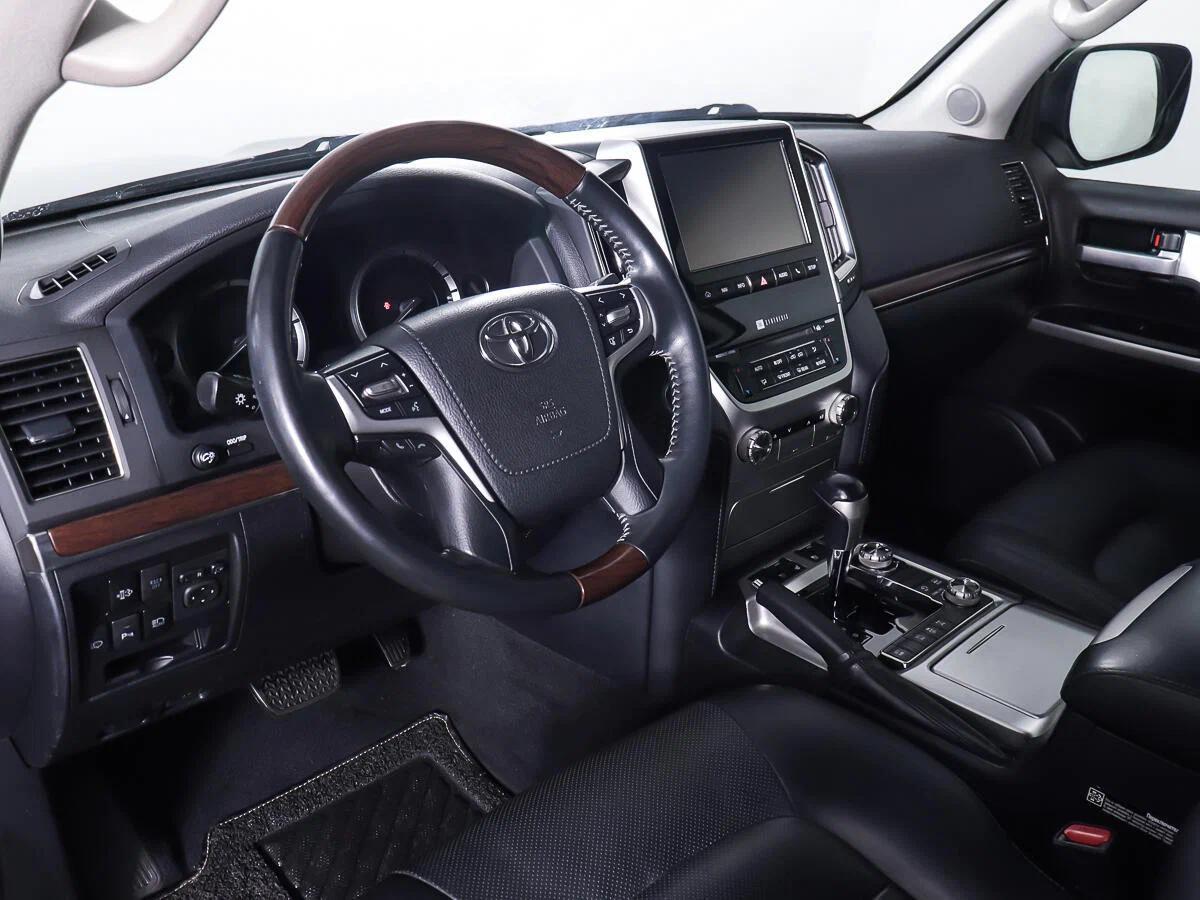 Toyota Land Cruiser 2016, черный