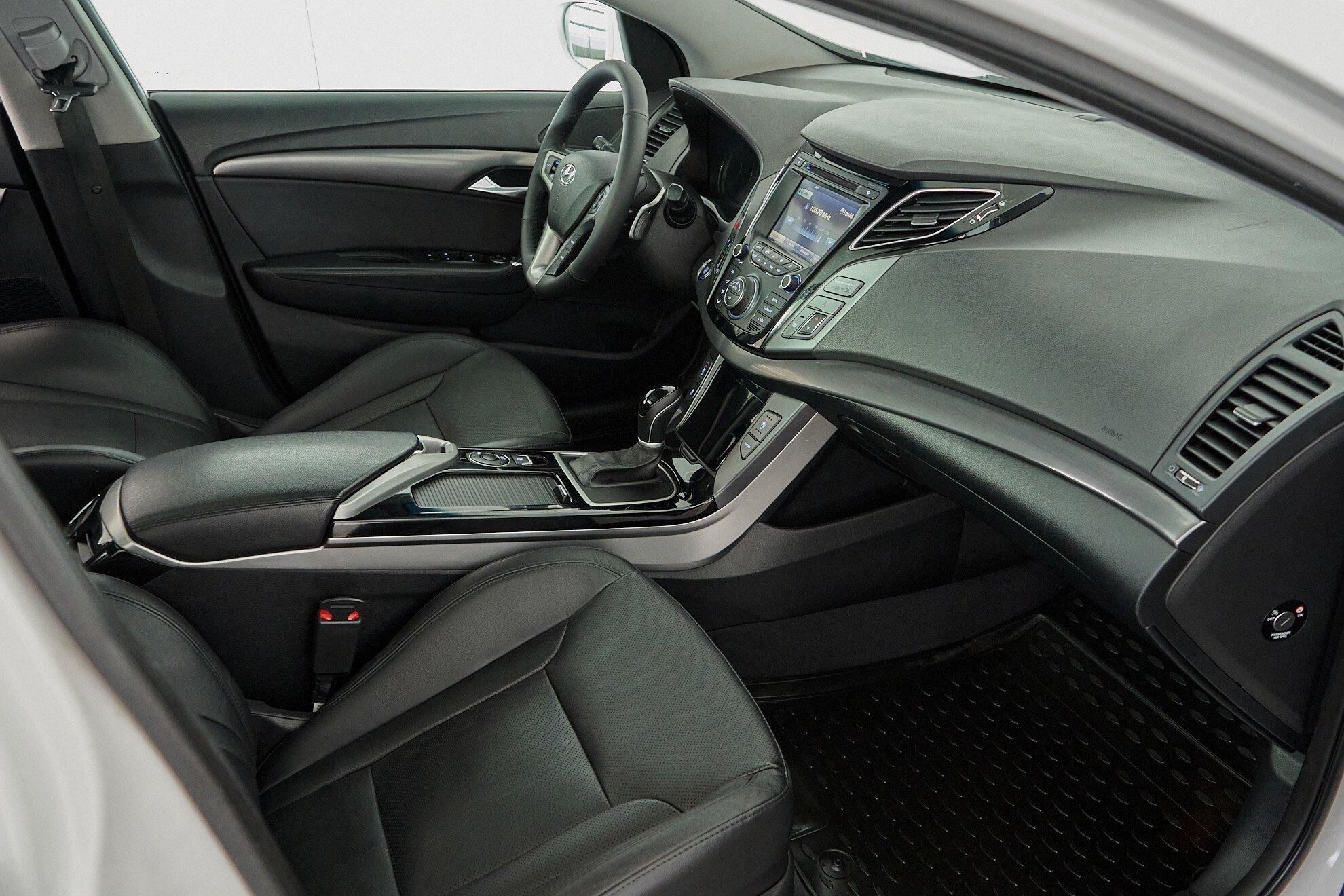 Hyundai i40 2014, белый