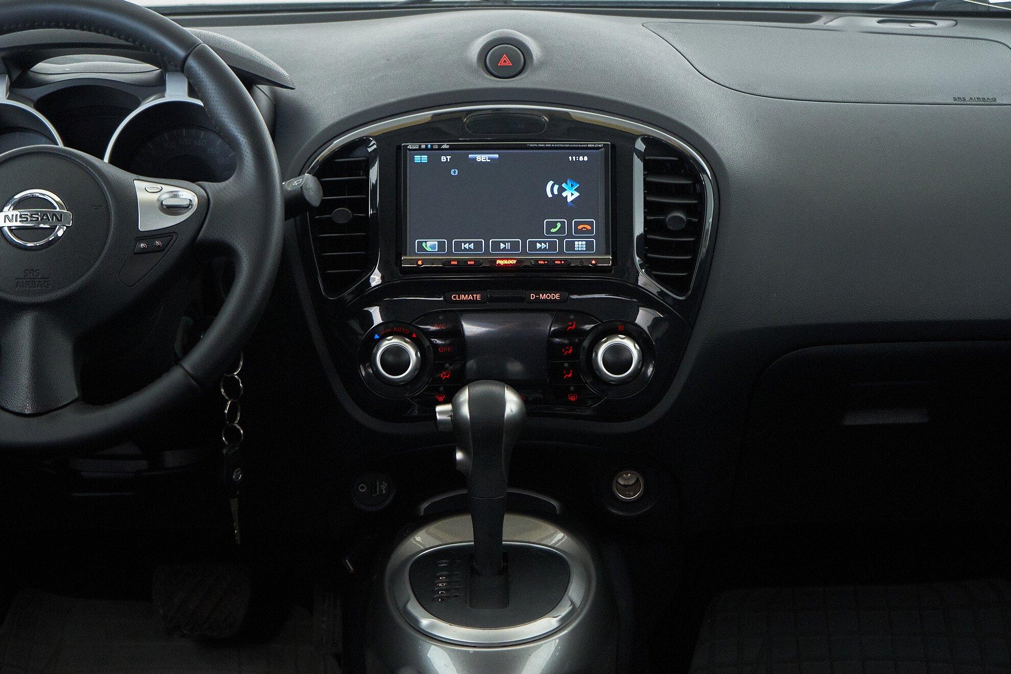 Nissan Juke 2012, белый