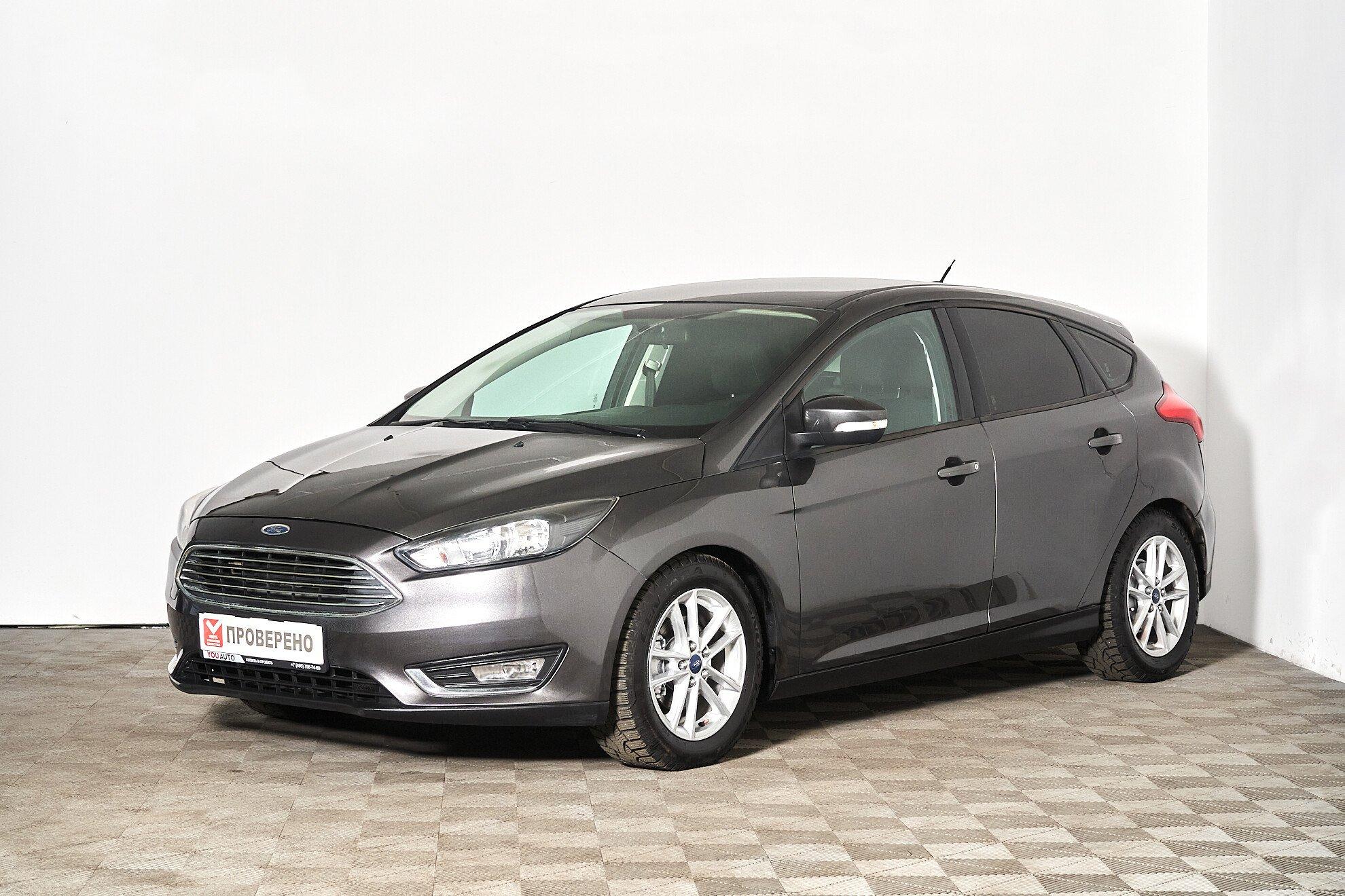 Ford Focus 2015, серый