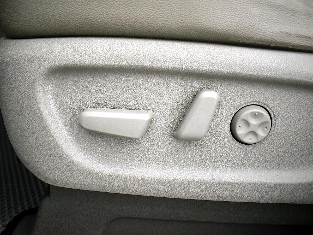 Kia Carnival 2016, черный