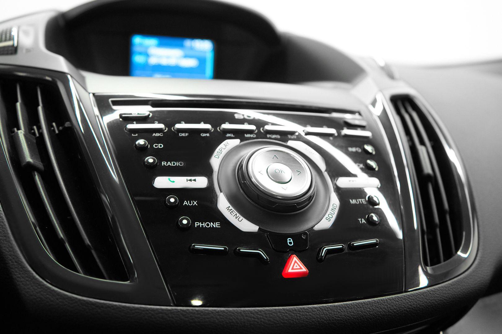 Ford Kuga 2015, белый