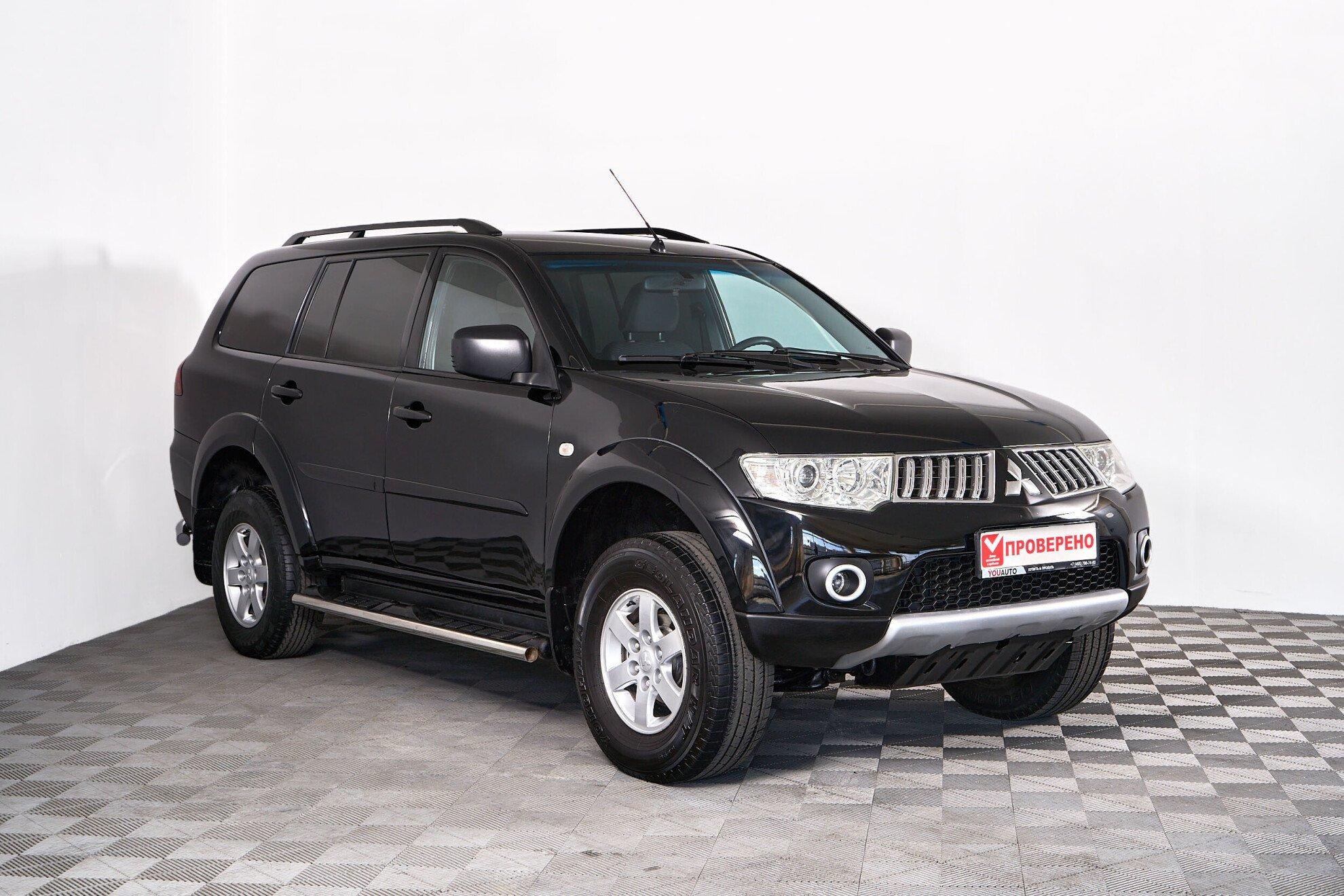 Mitsubishi Pajero Sport 2012, черный