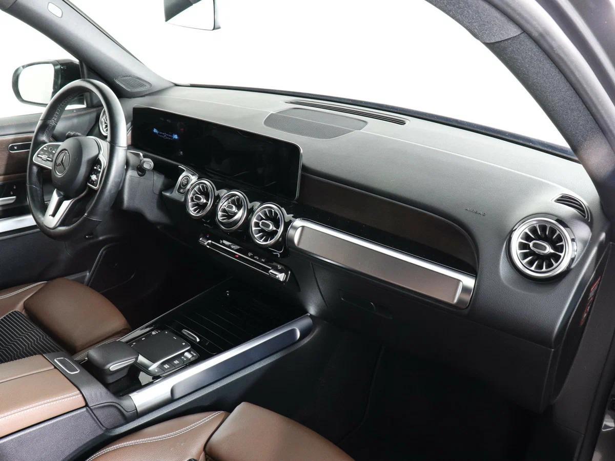 Mercedes-Benz GLB 2022, серый