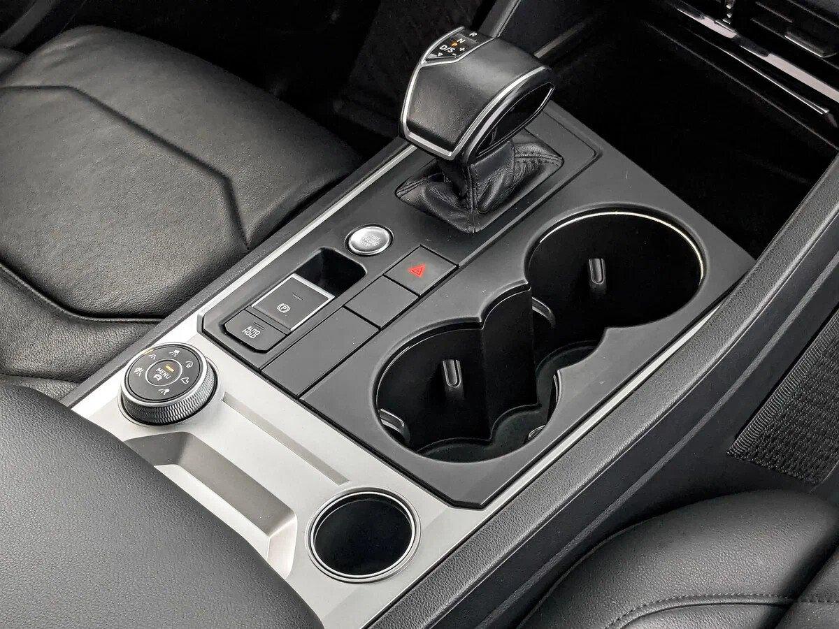 Volkswagen Touareg 2019, синий