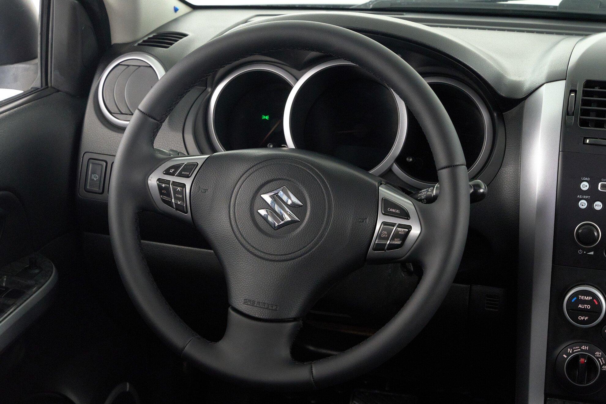 Suzuki Grand Vitara 2012, черный