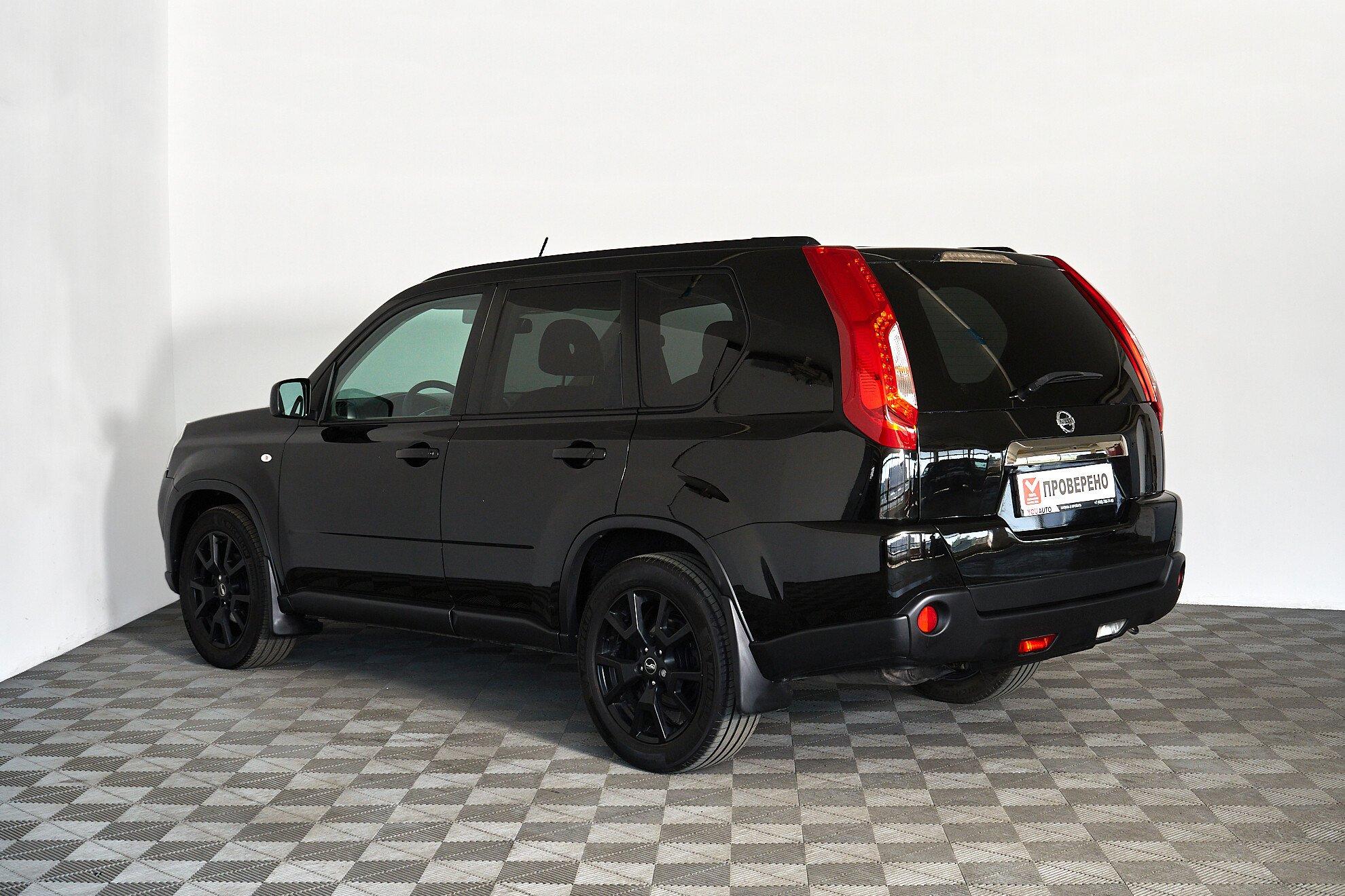 Nissan X-Trail 2011, черный