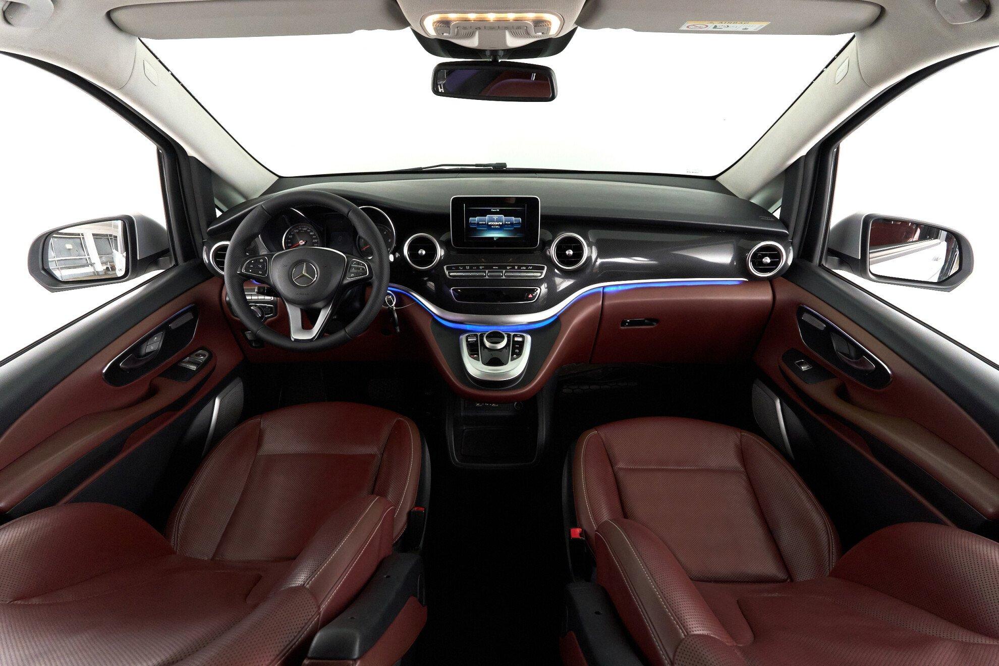 Mercedes-Benz V-Класс 2017, серебряный