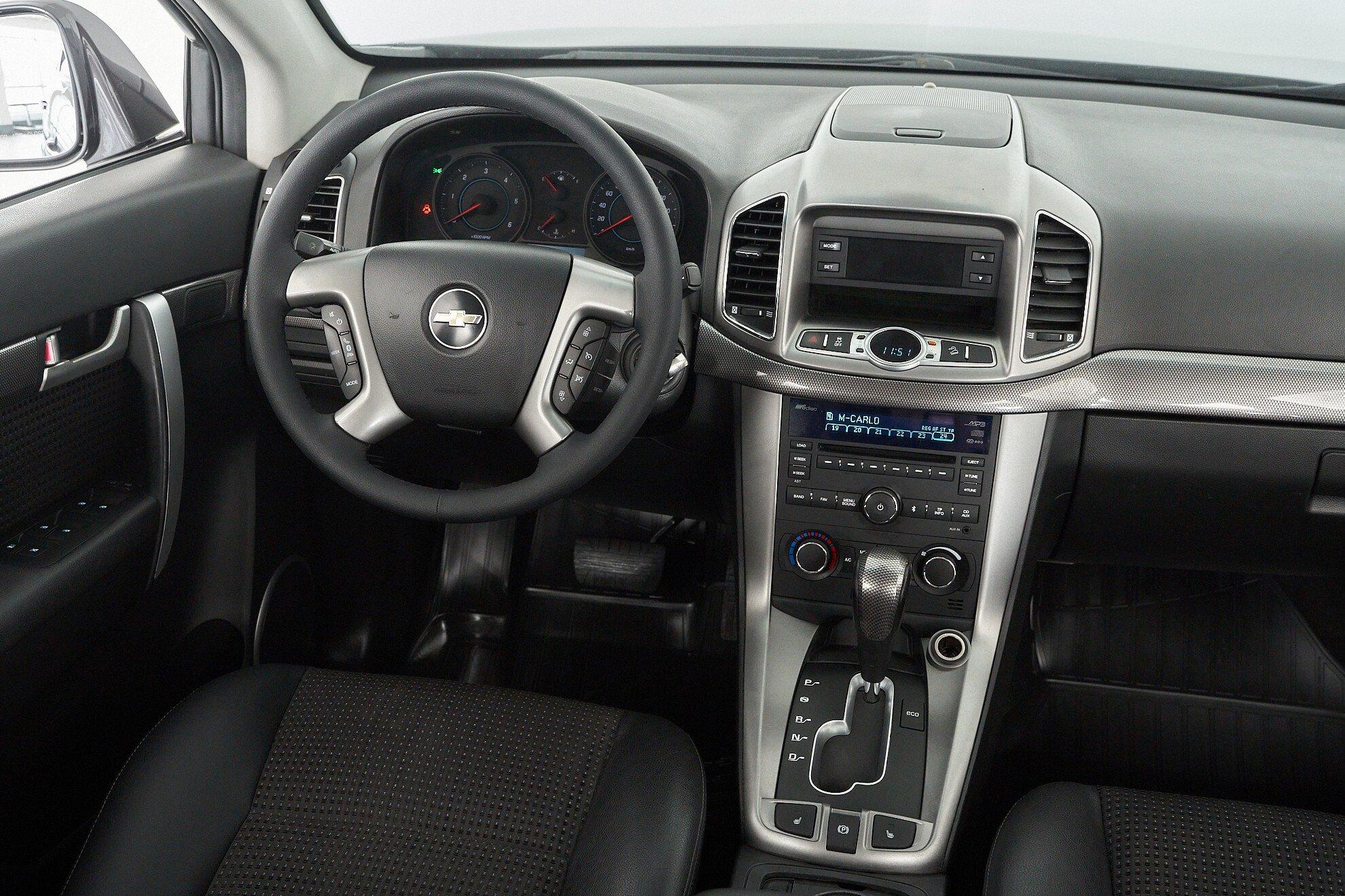Chevrolet Captiva 2013, серый
