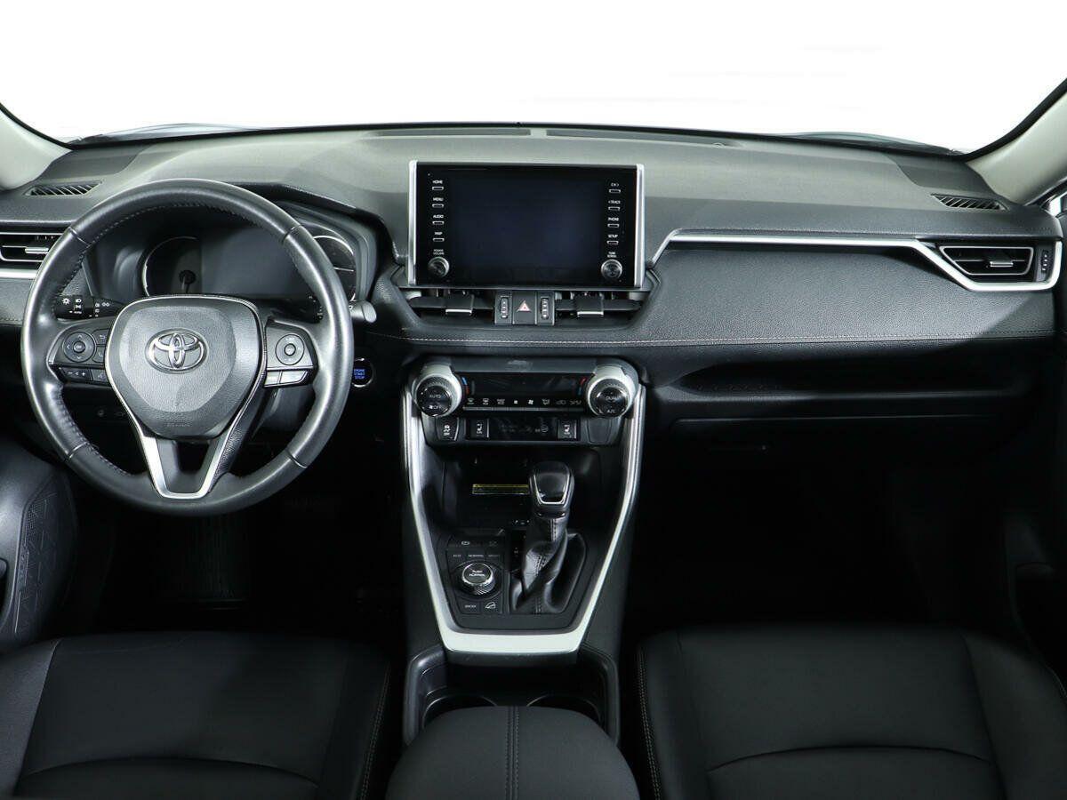 Toyota RAV4 2022, белый