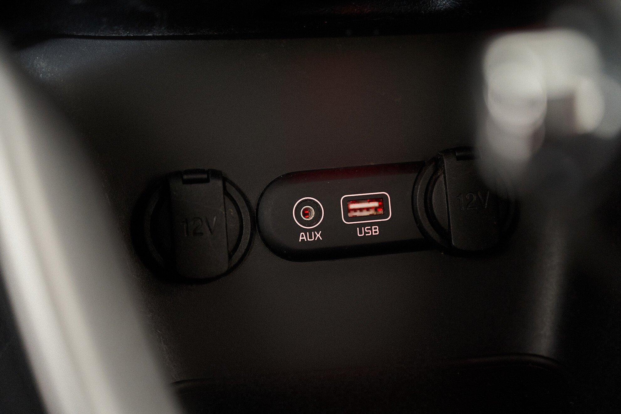 Kia Ceed 2018, красный