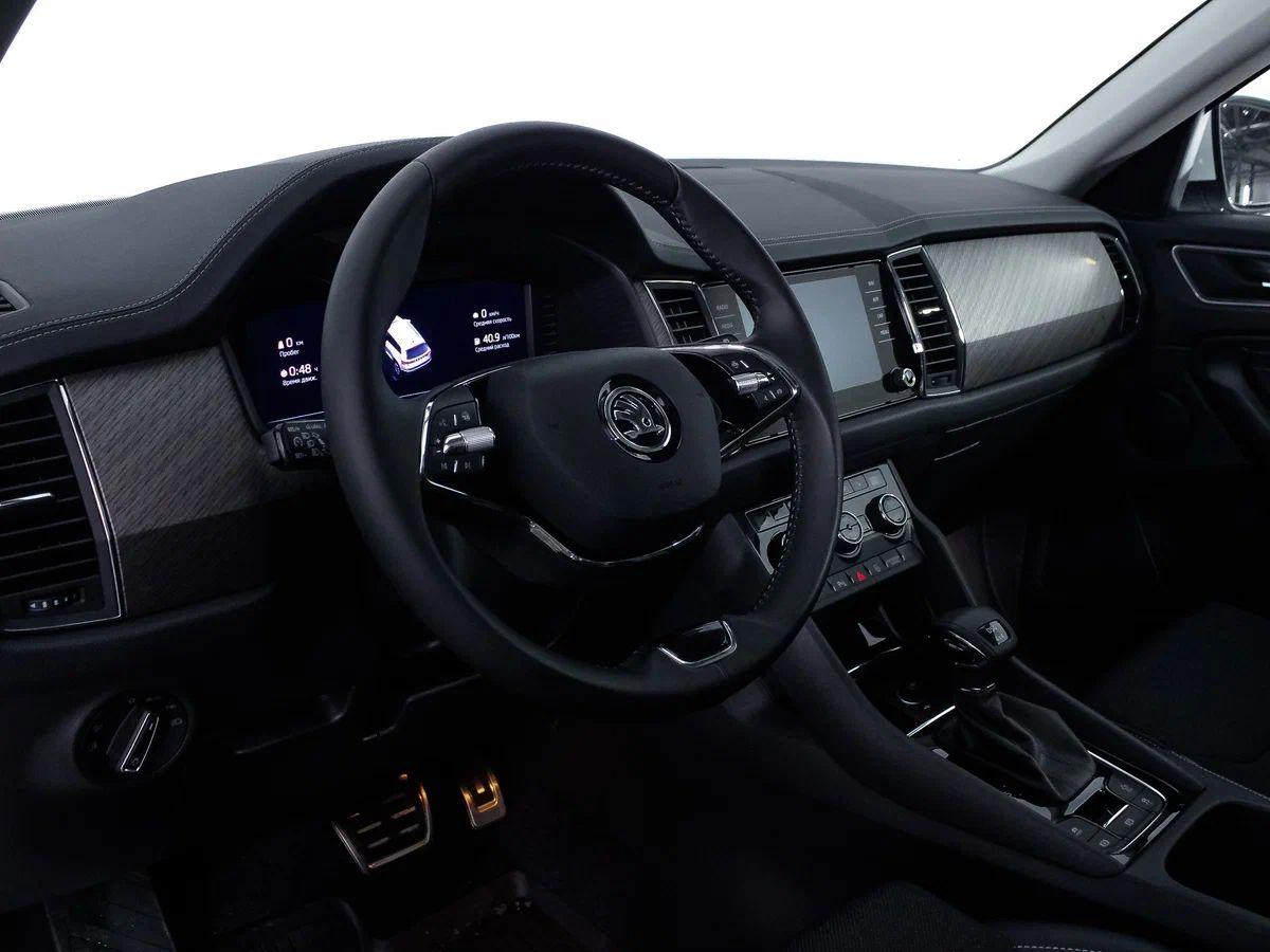 Skoda Kodiaq 2022, белый