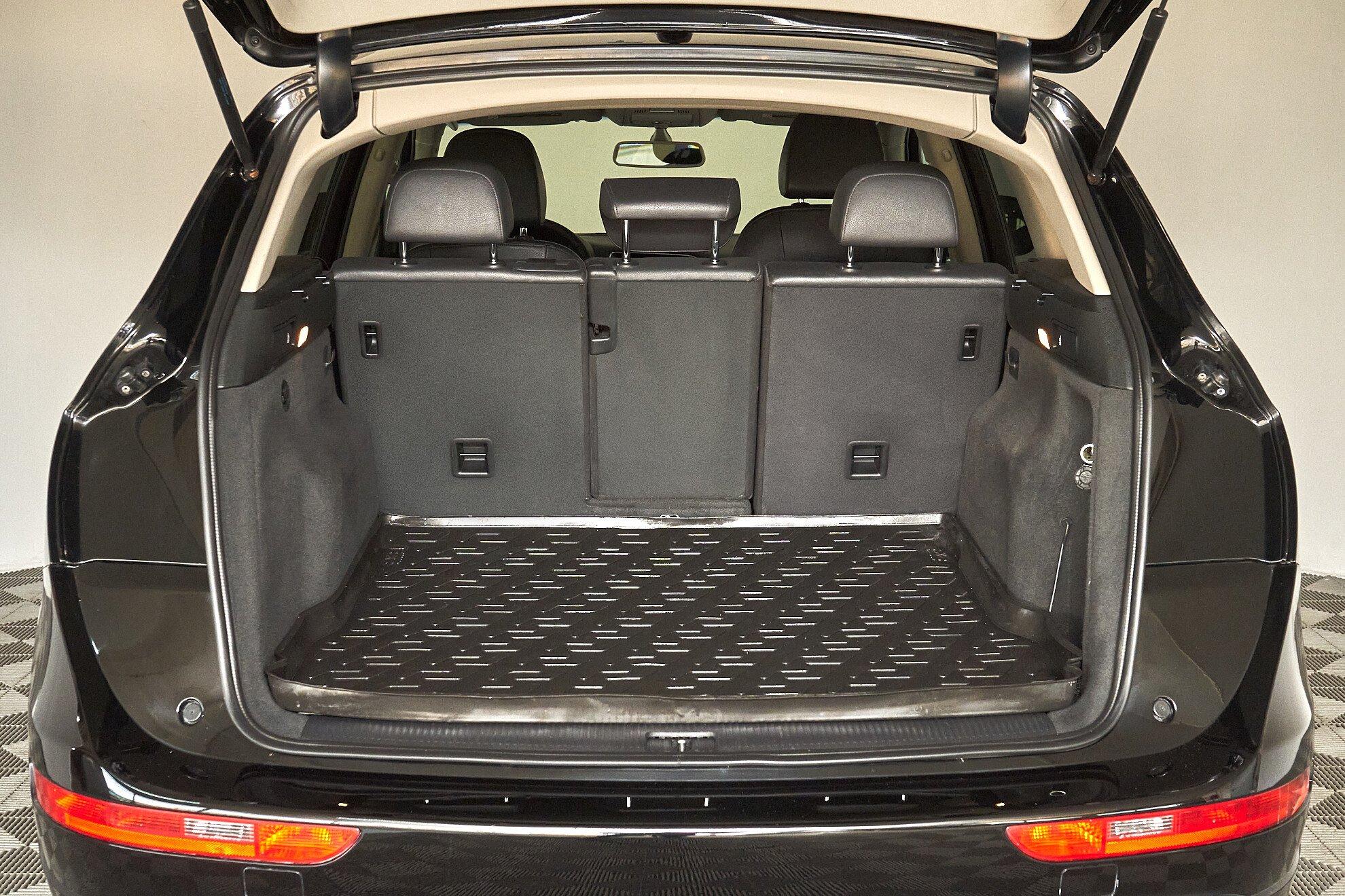 Audi Q5 2011, черный