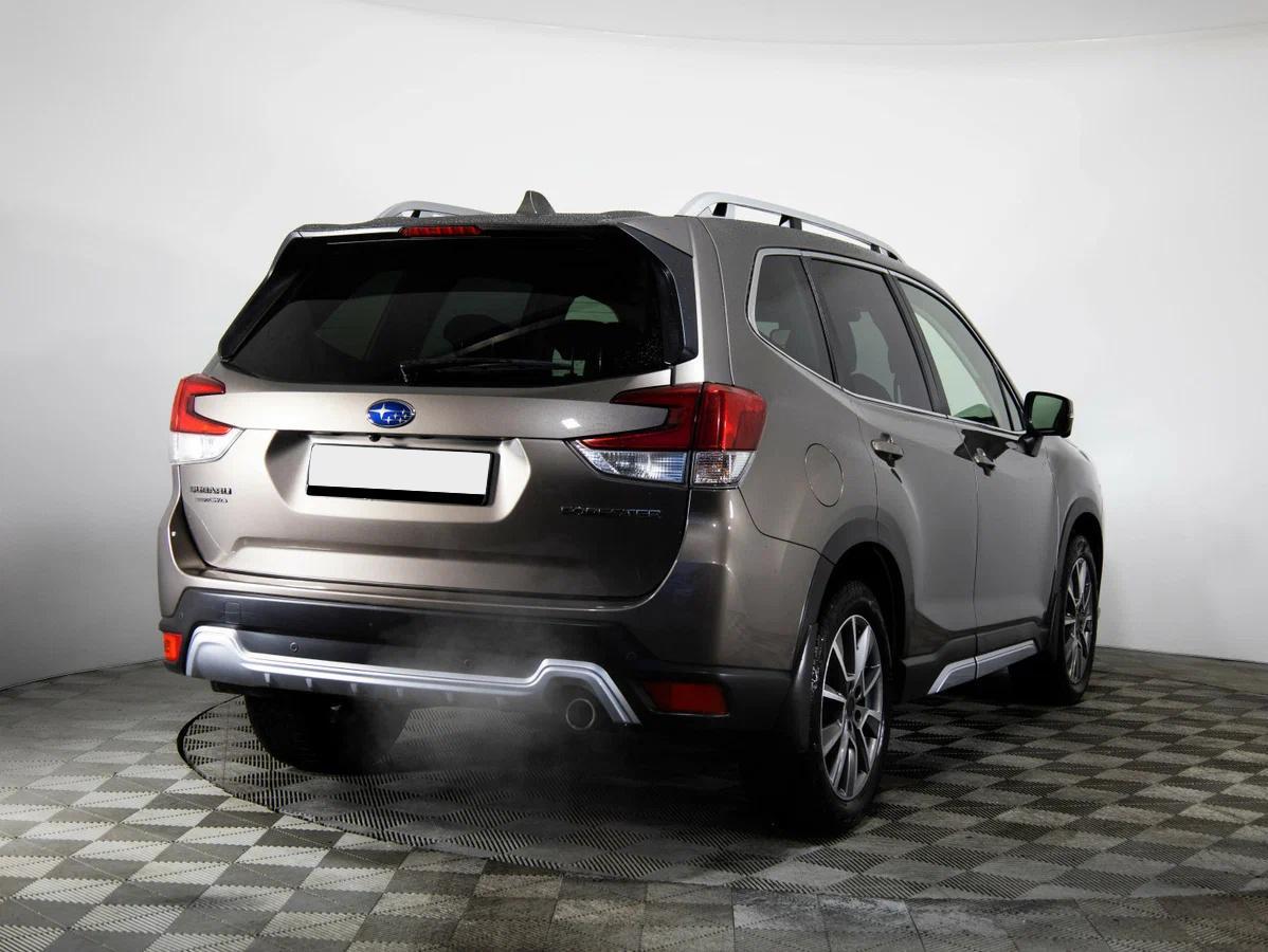 Subaru Forester 2022, коричневый