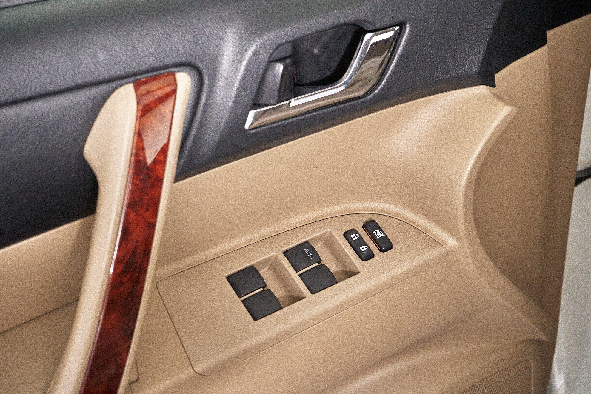 Toyota Highlander 2012, белый