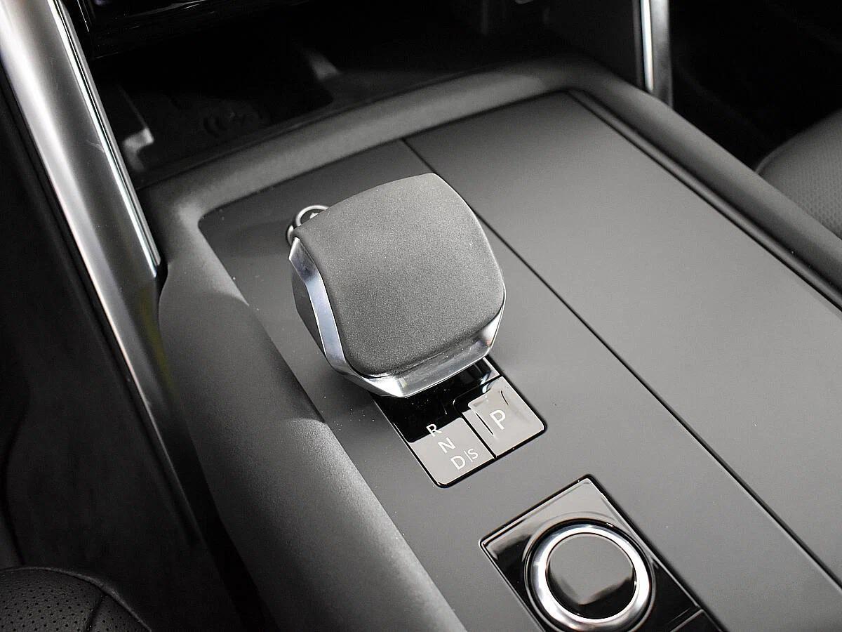 Land Rover Discovery 2021, черный