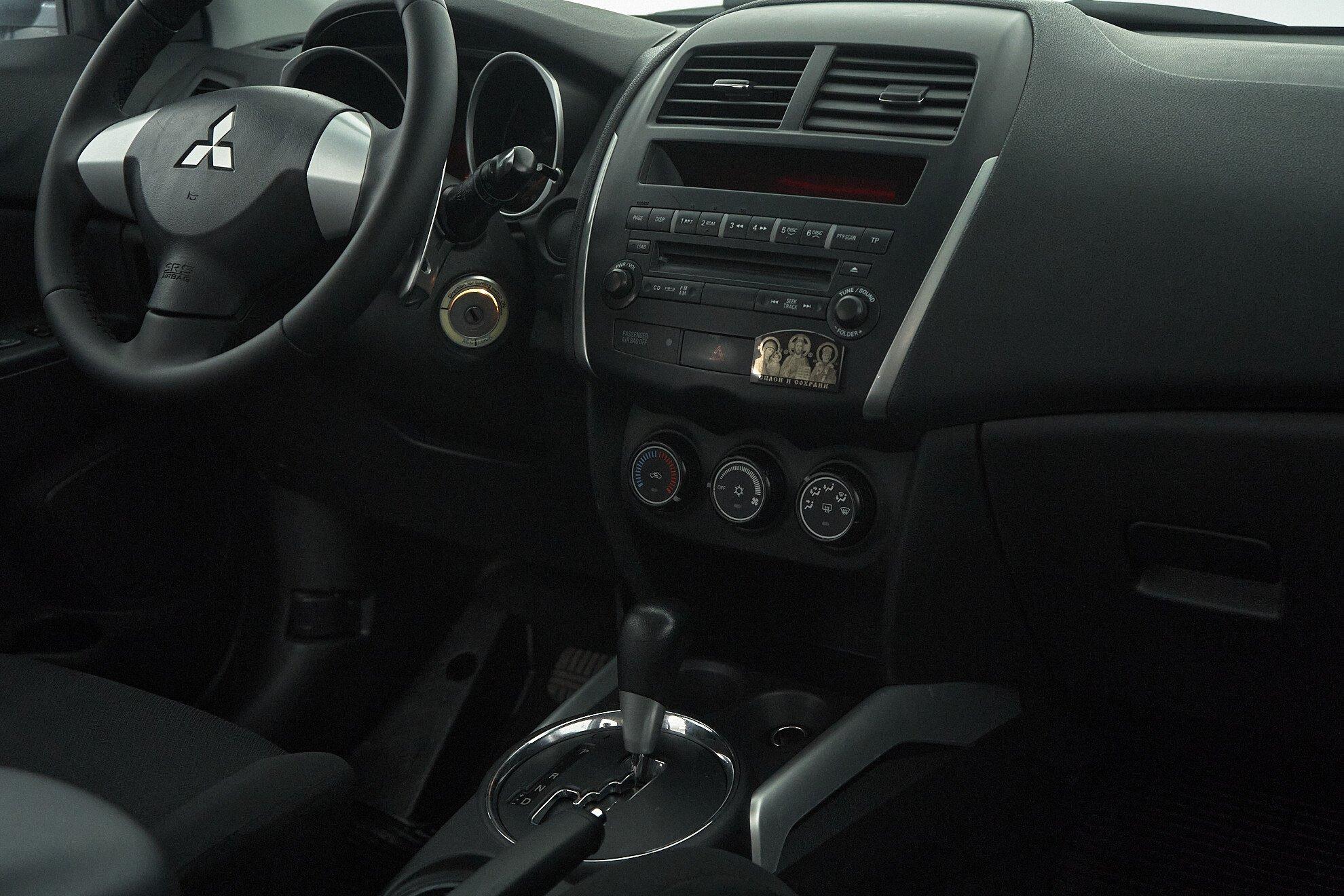 Mitsubishi ASX 2012, белый