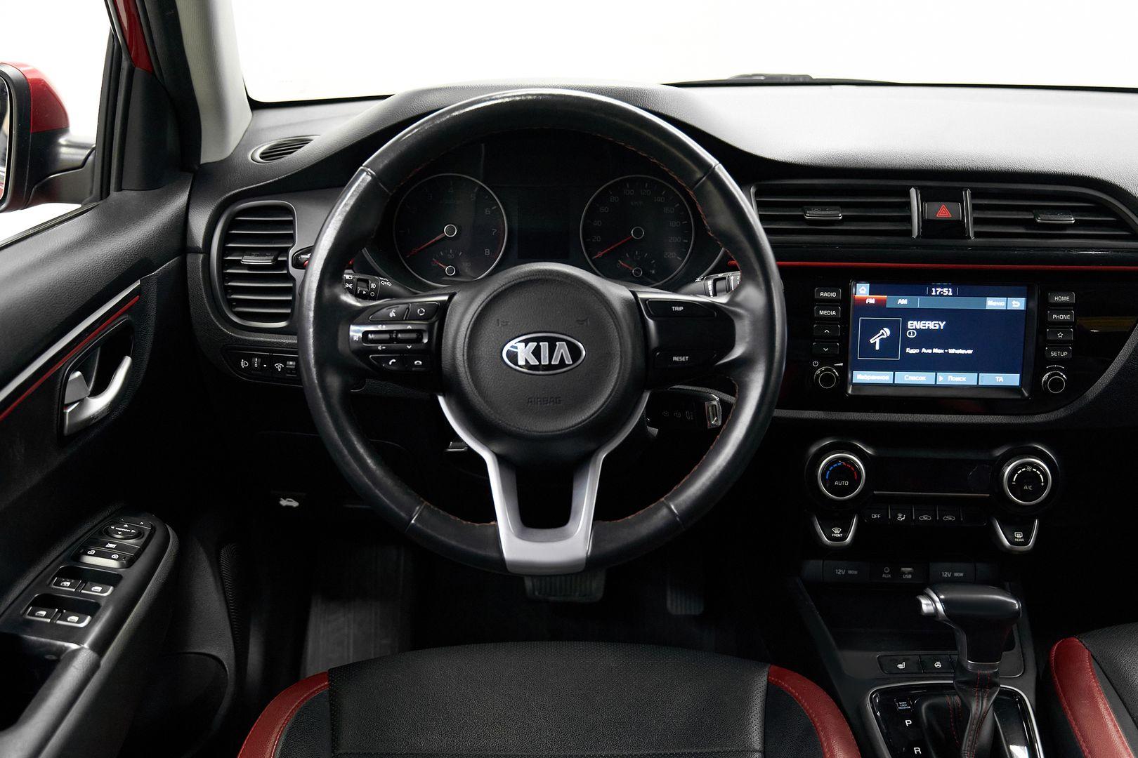Kia Rio 2019, красный