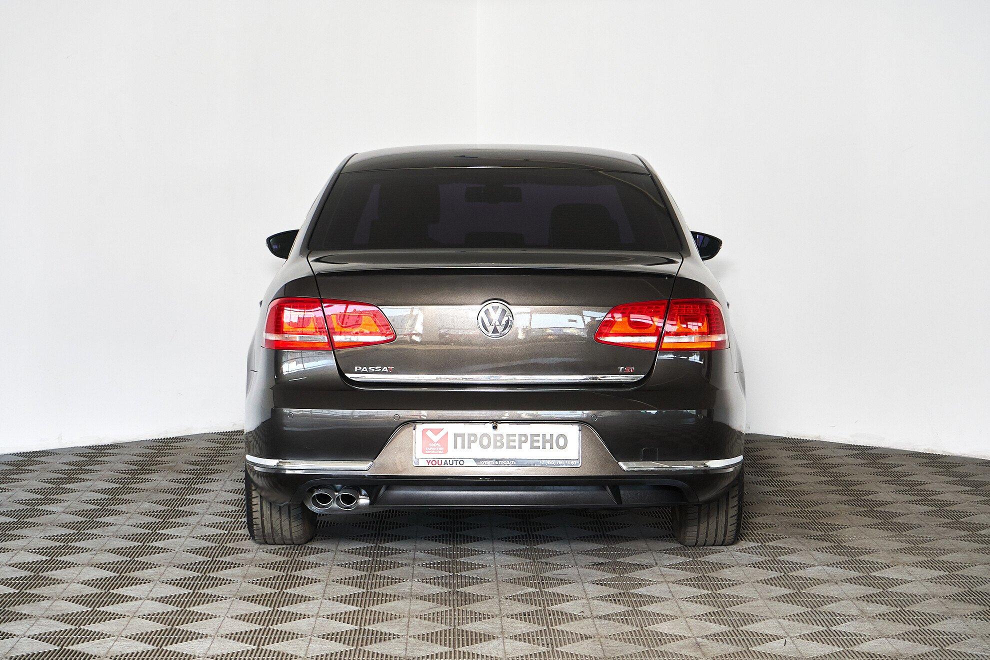 Volkswagen Passat 2013, коричневый
