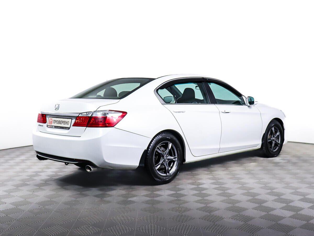 Honda Accord 2014, белый