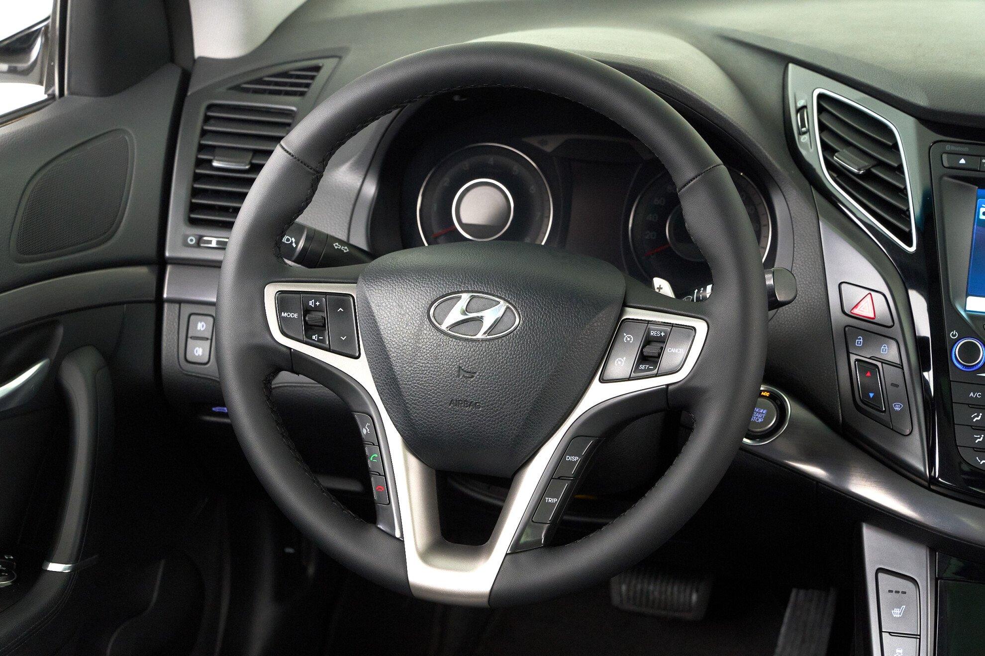 Hyundai i40 2012, белый
