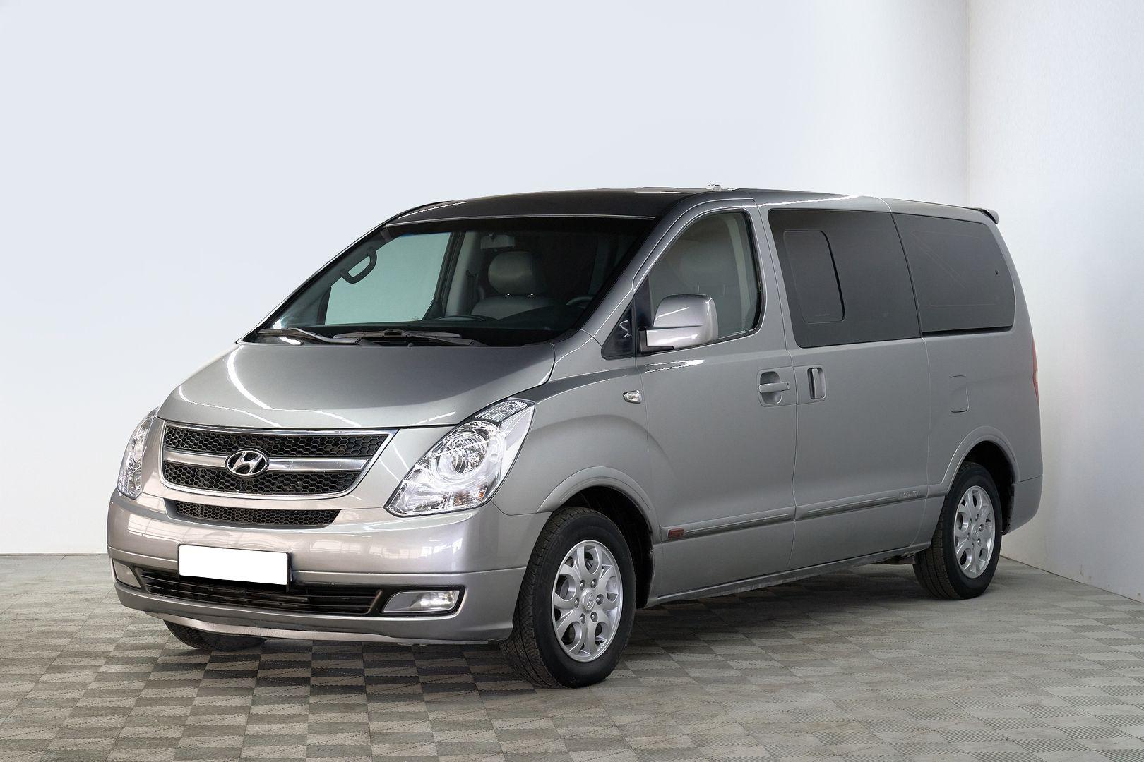 Hyundai Grand Starex 2011, серебряный