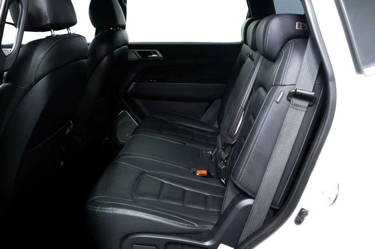 SsangYong Rexton 2019, белый