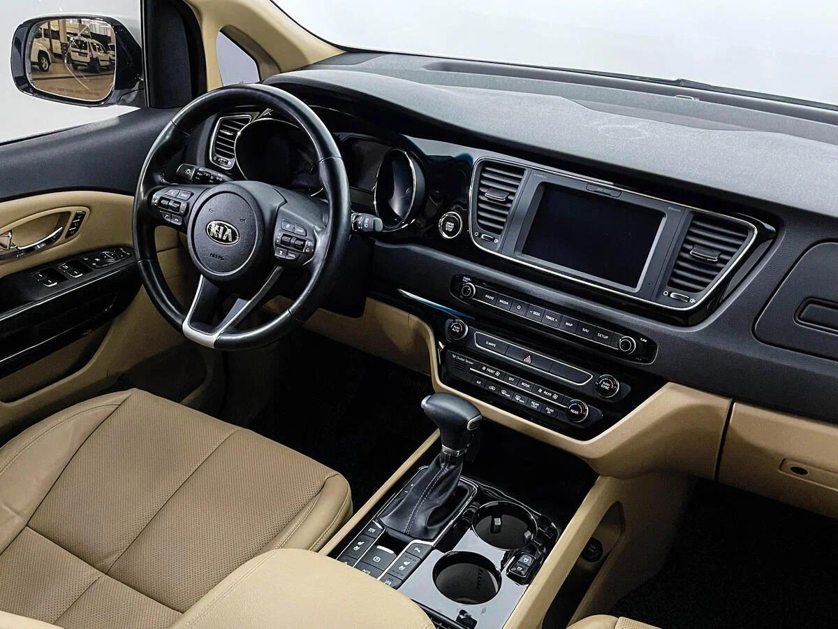 Kia Carnival 2020, белый