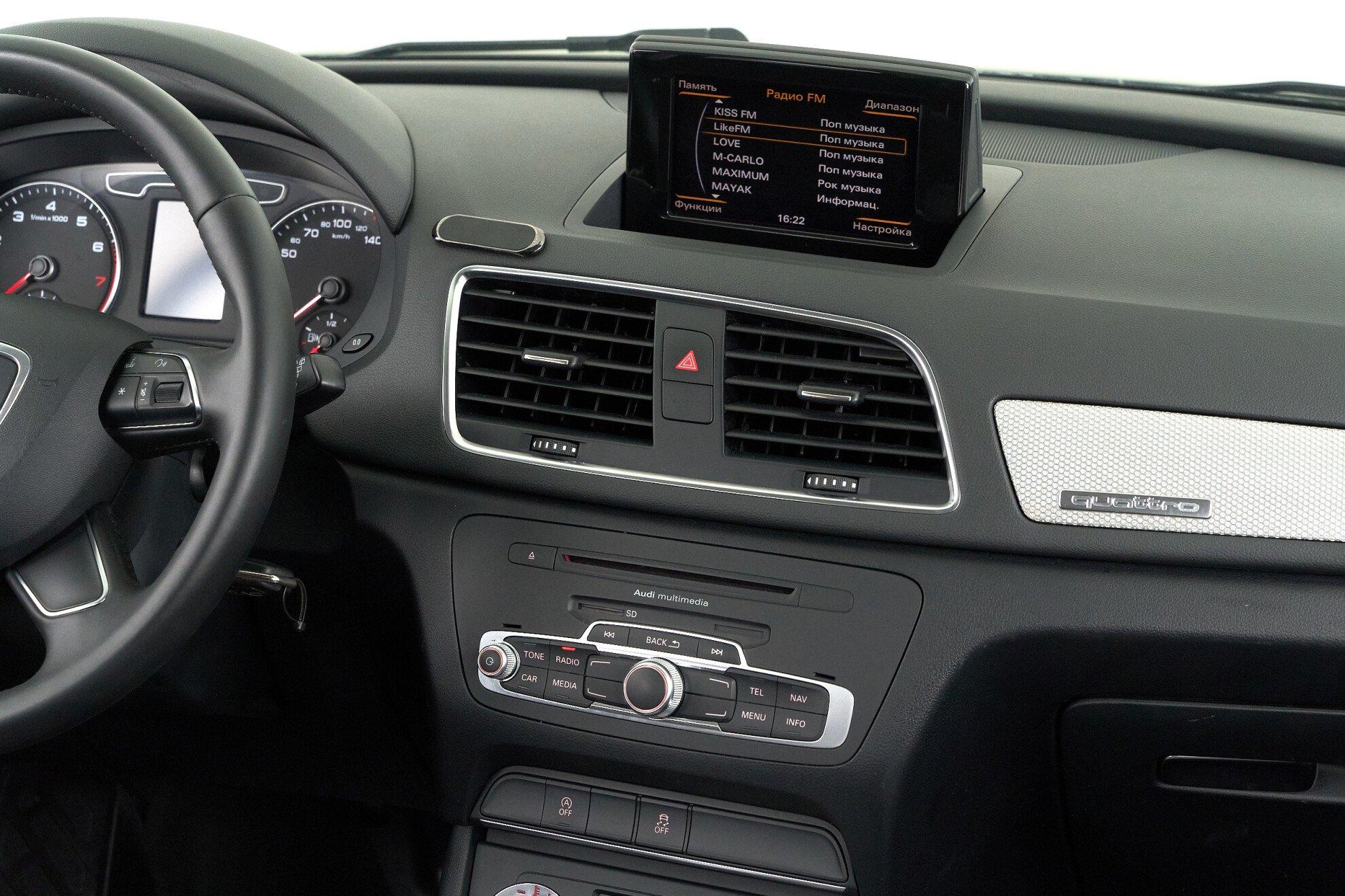 Audi Q3 2012, белый