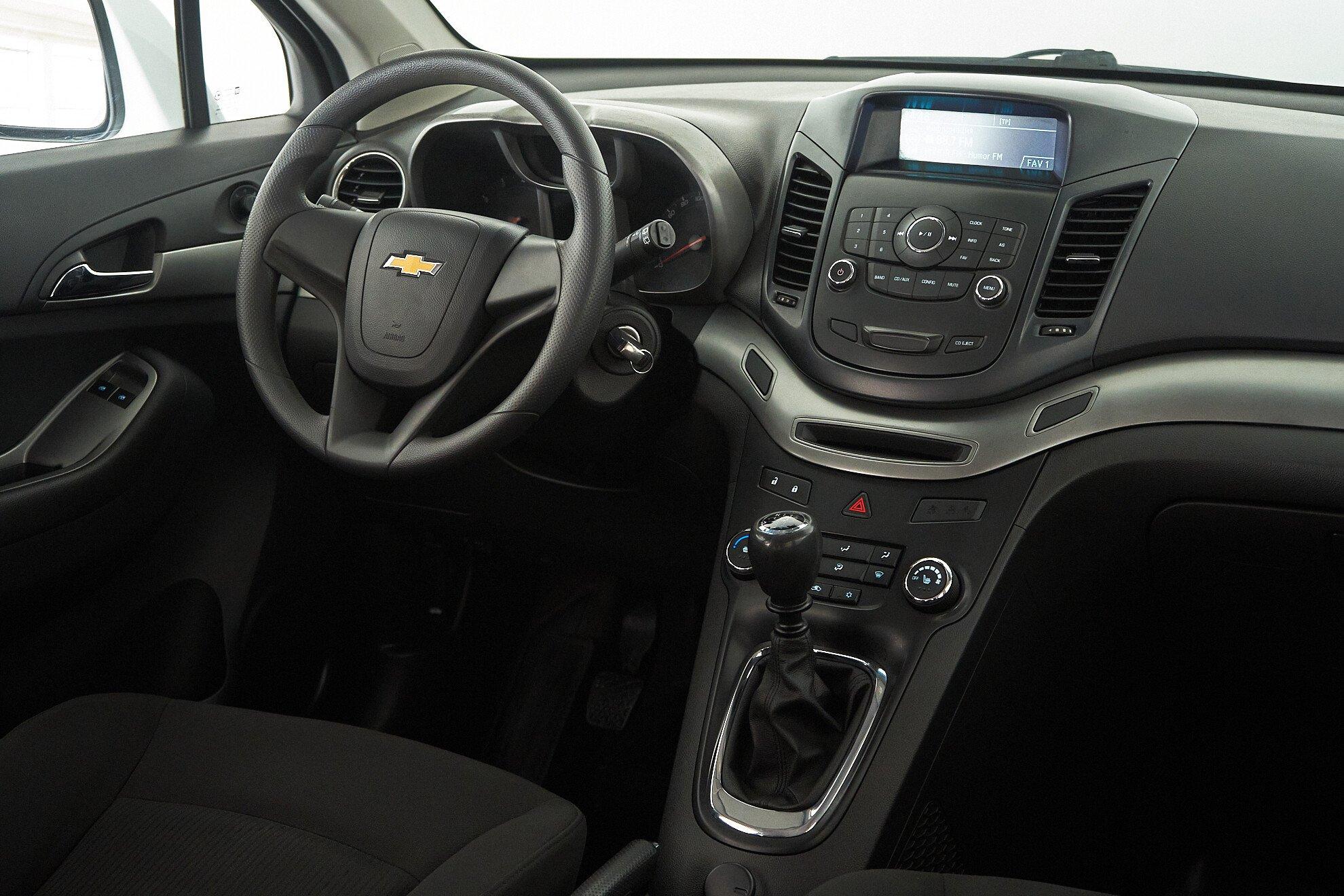Chevrolet Orlando 2014, белый