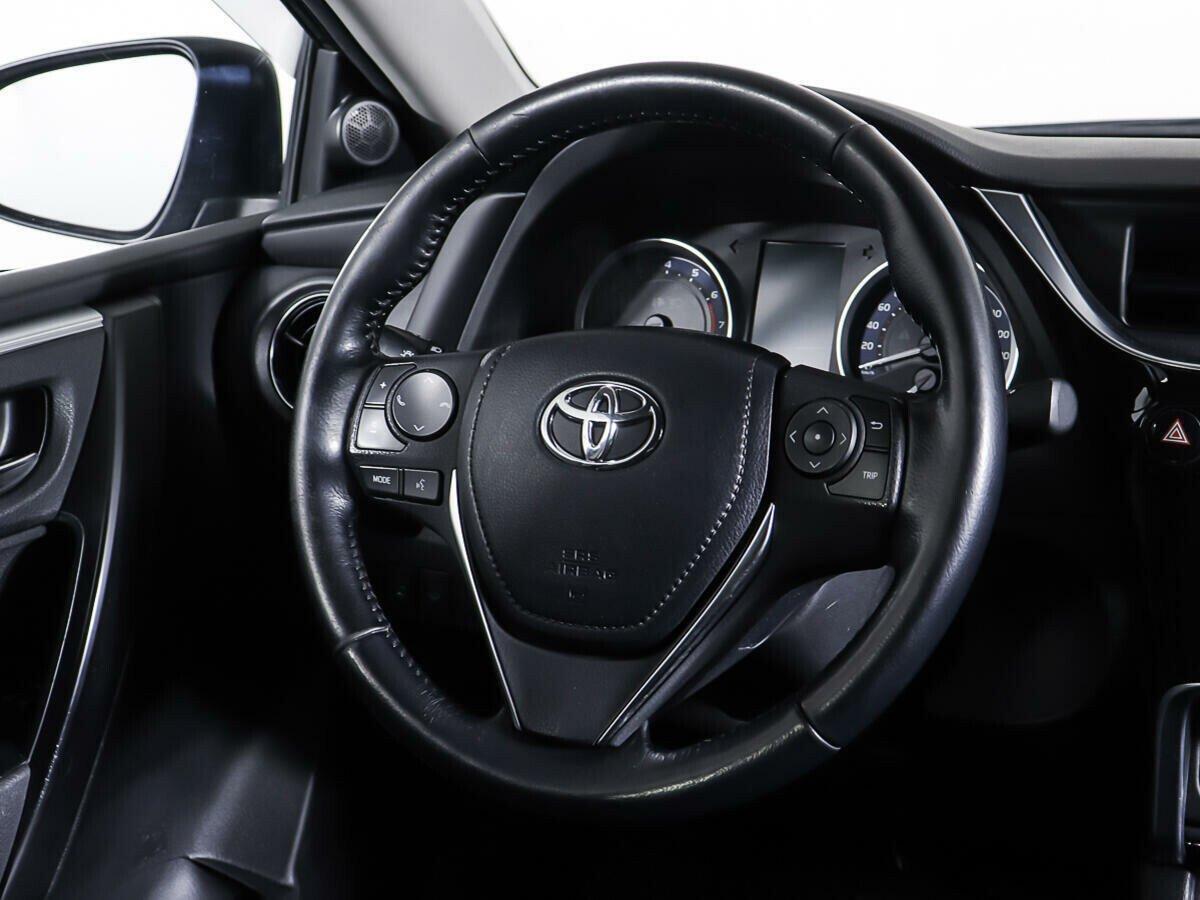 Toyota Corolla 2018, серый