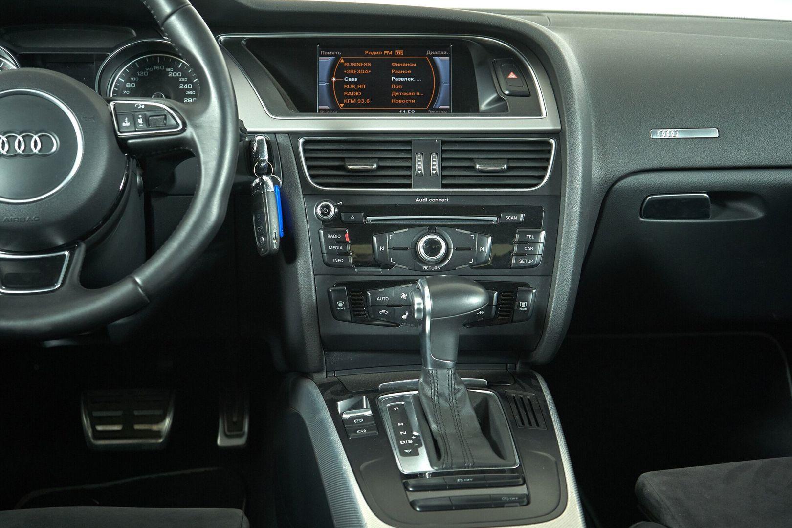 Audi A5 2013, белый