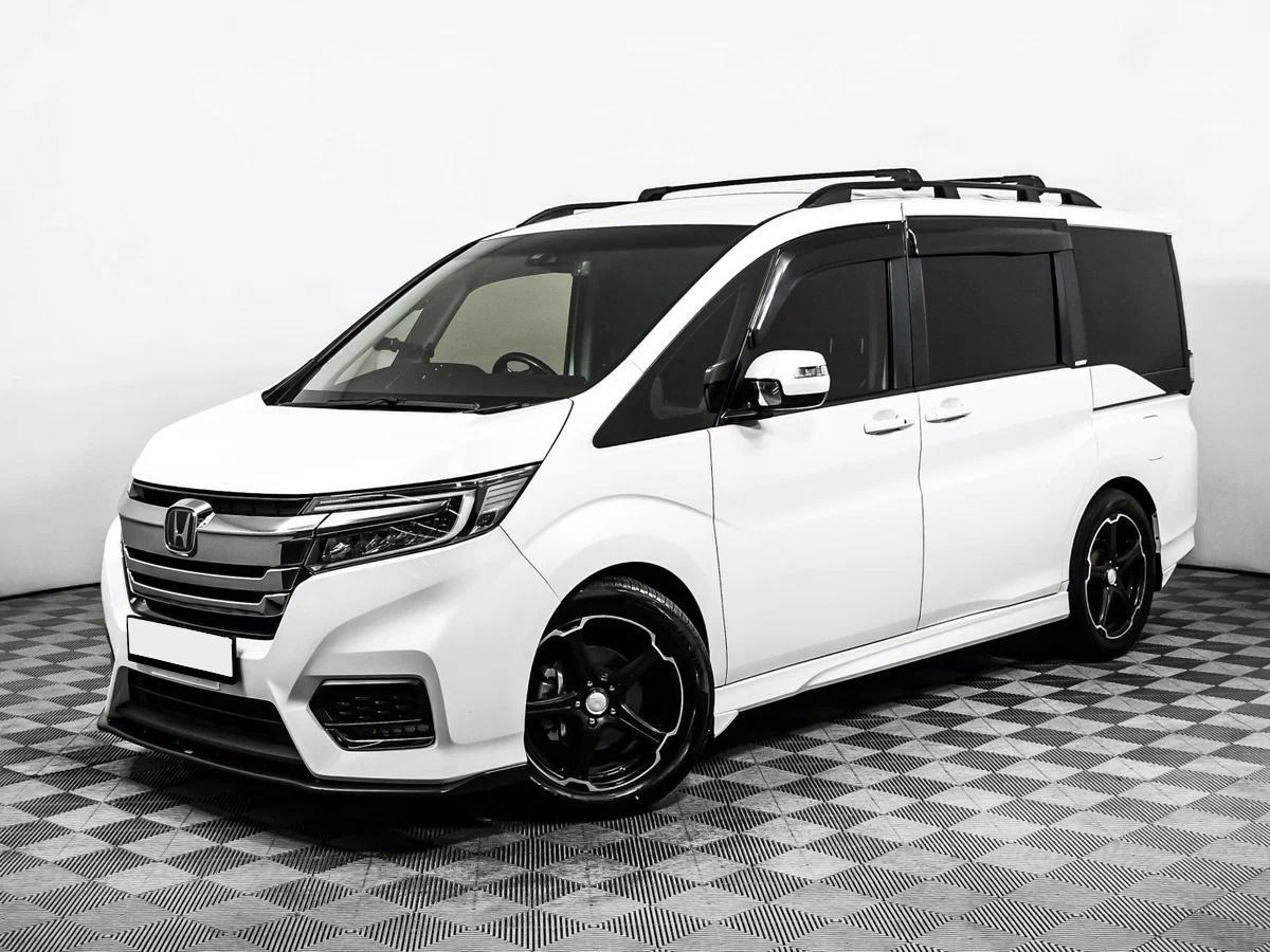 Honda Stepwgn 2022, белый