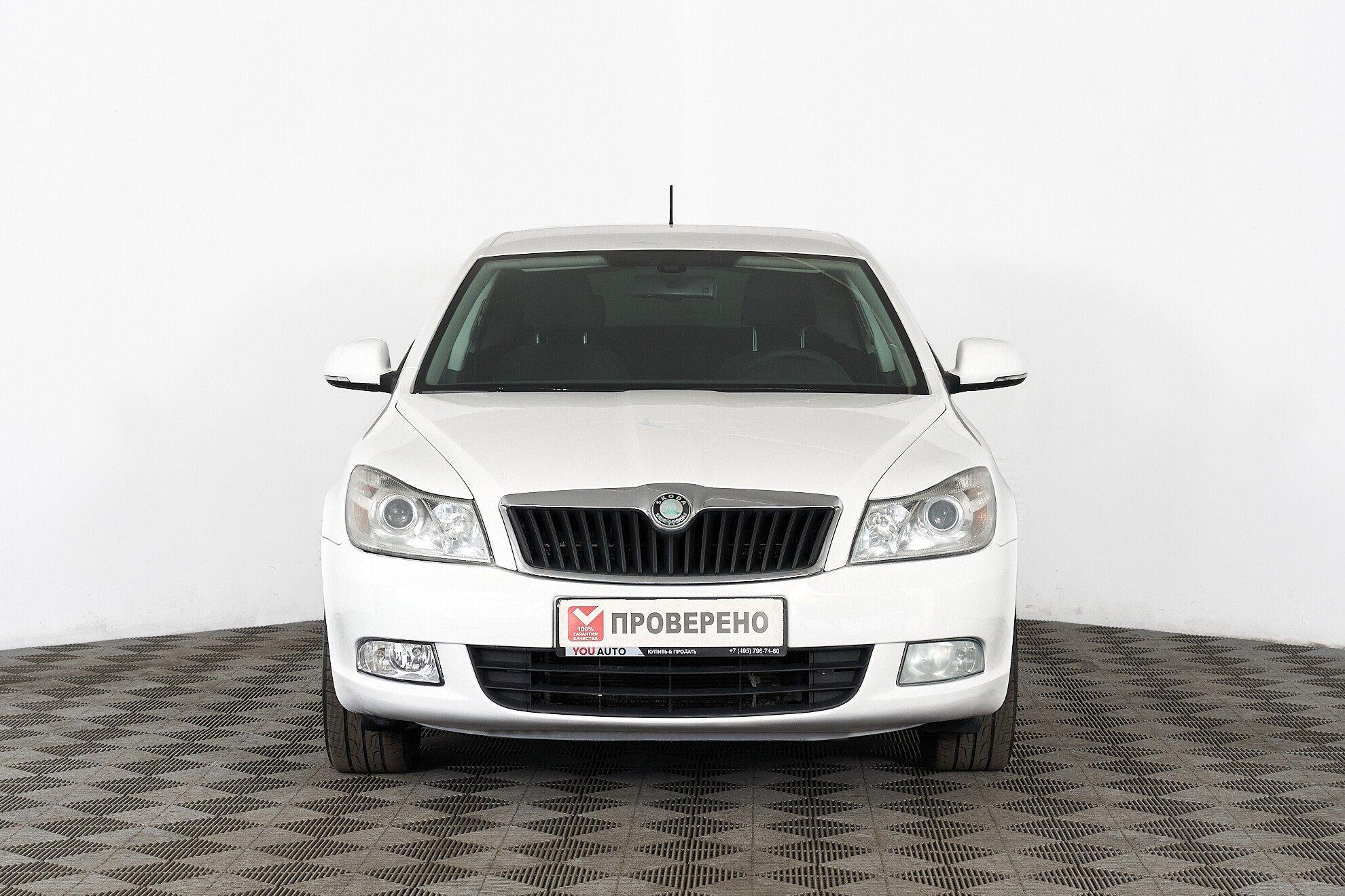 Skoda Octavia 2013, белый