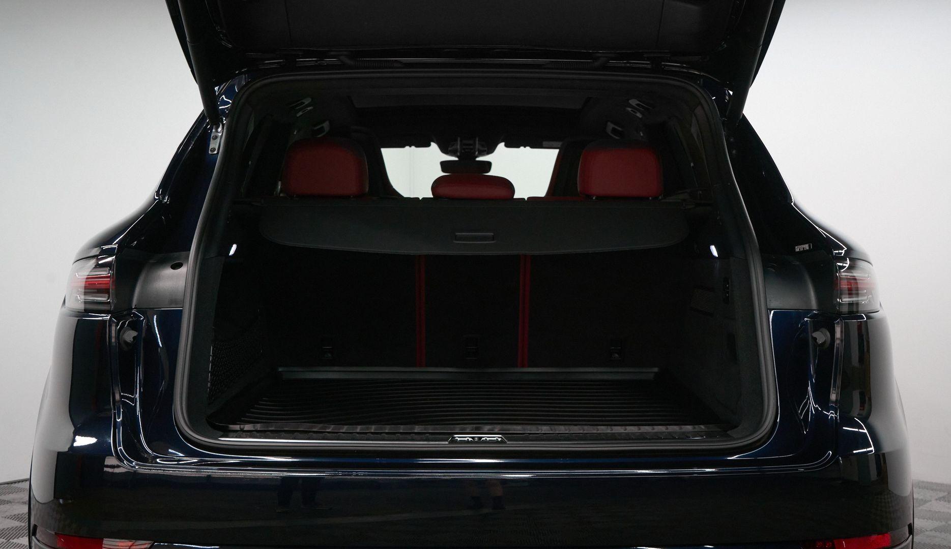 Porsche Cayenne 2019, синий