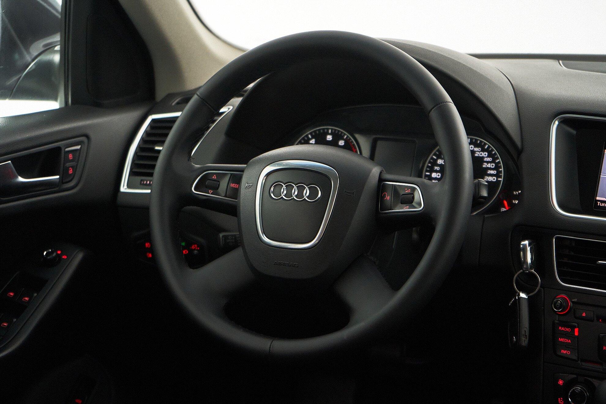 Audi Q5 2008, серый