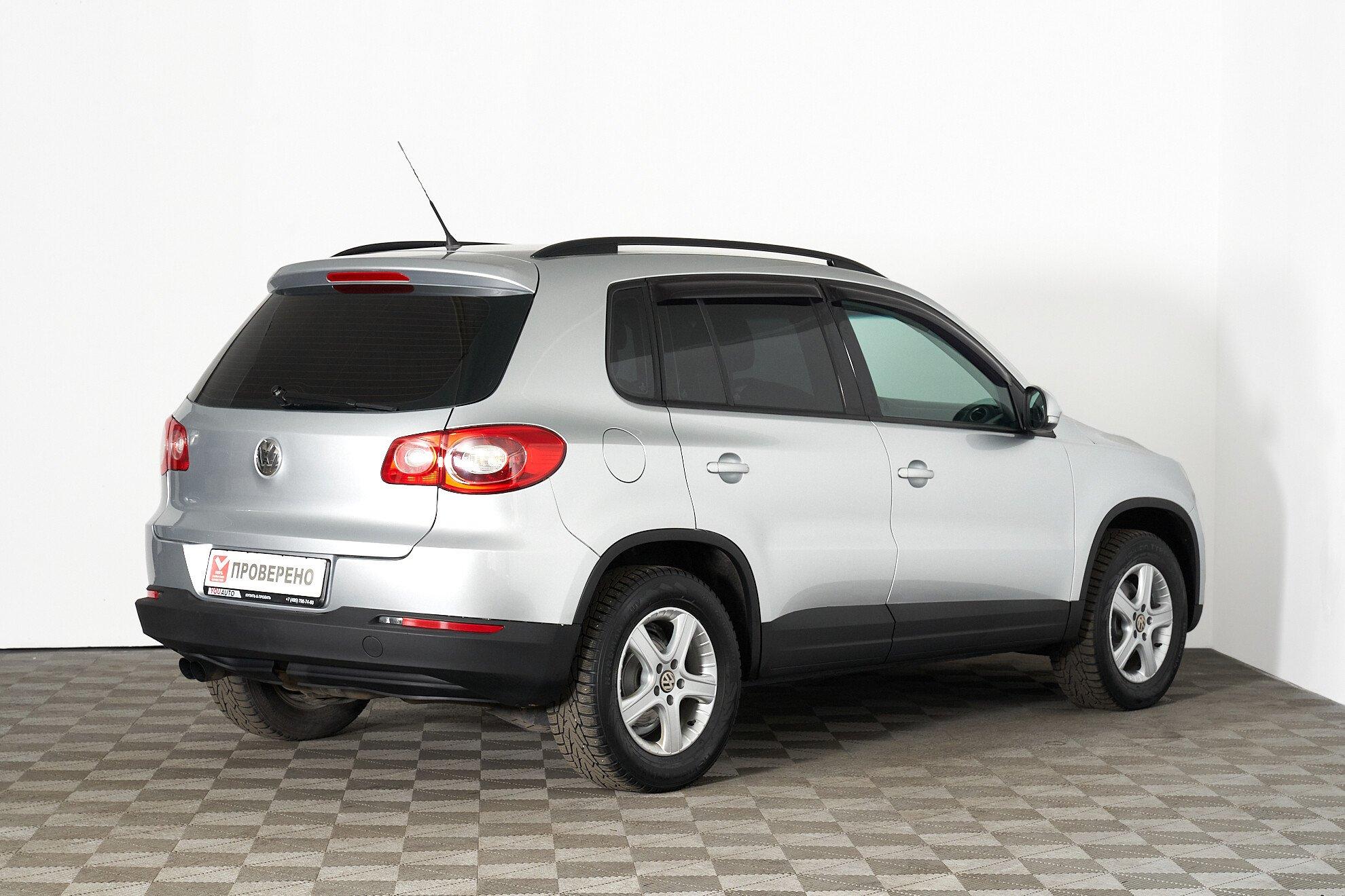 Volkswagen Tiguan 2011, серебряный